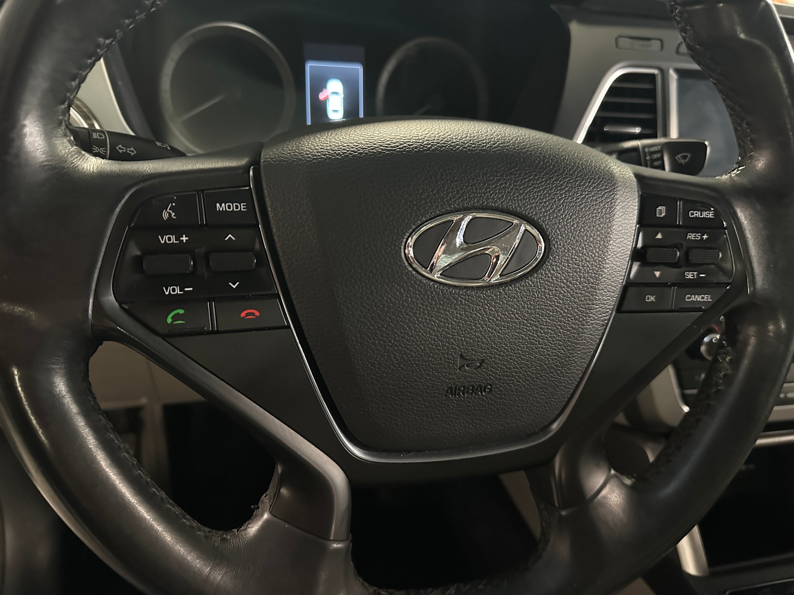 Thumbnail: 2017 Hyundai Sonata - 4