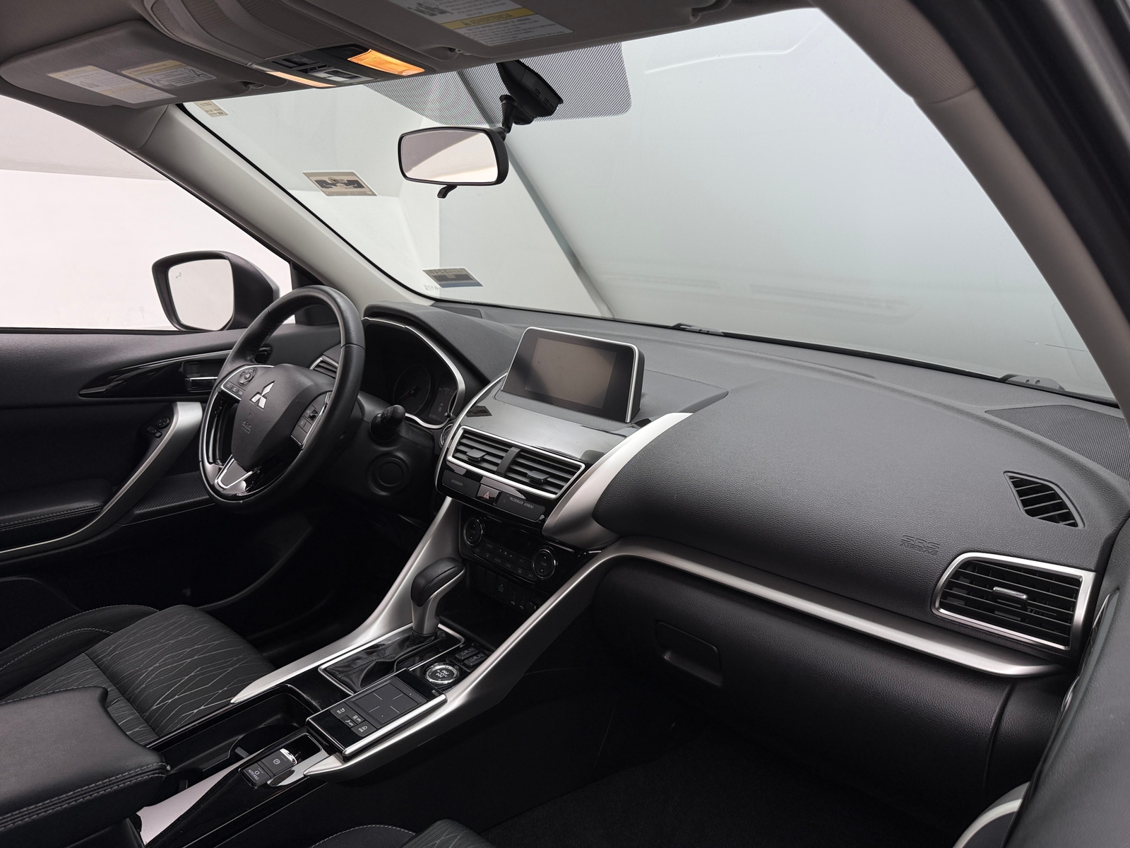 Thumbnail: 2018 Mitsubishi Eclipse Cross - 3
