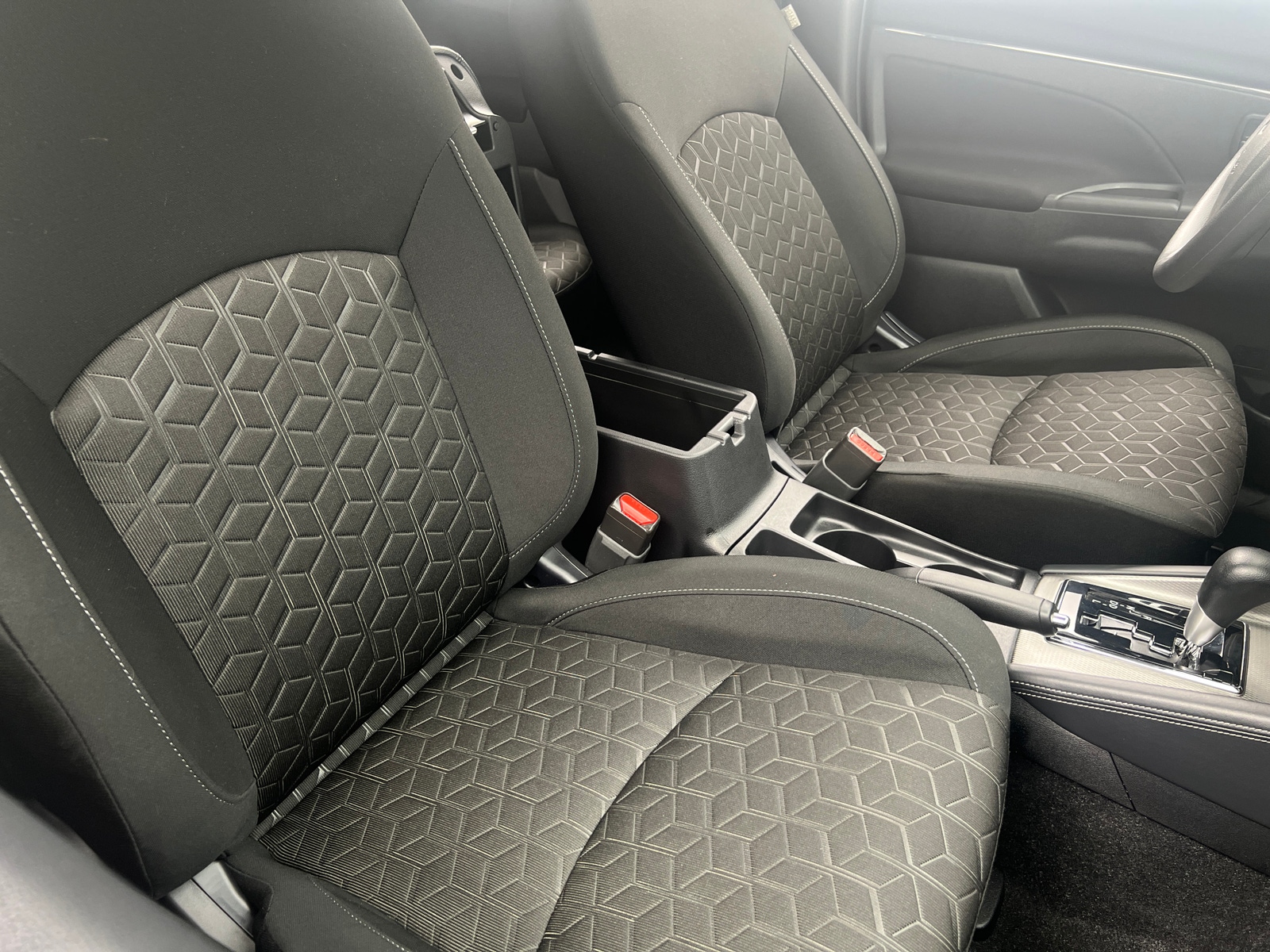 Thumbnail: 2024 Mitsubishi Outlander Sport - 2