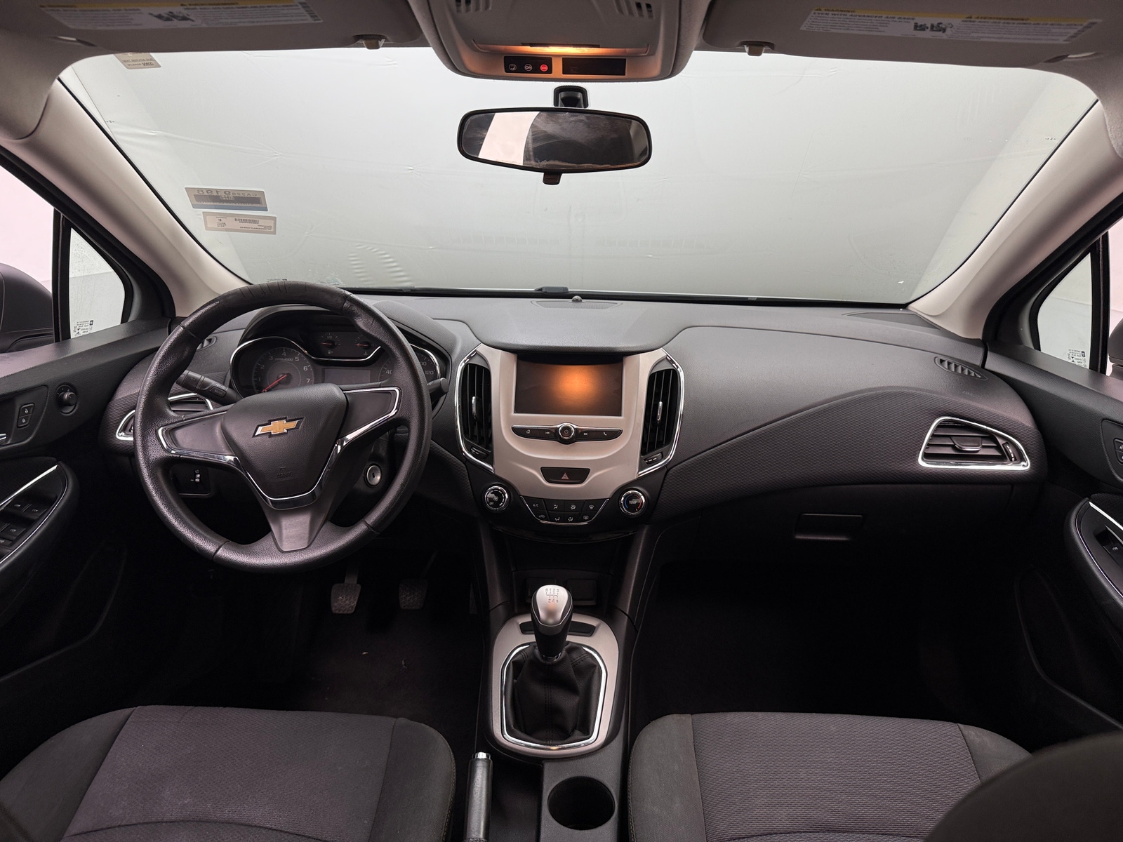 Thumbnail: 2018 Chevrolet Cruze - 3