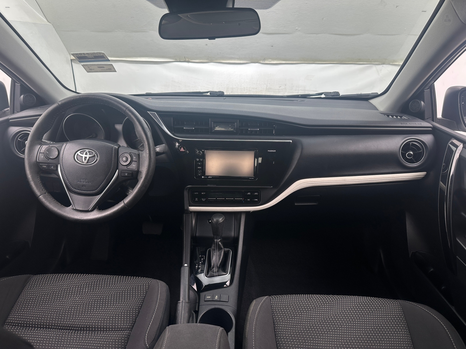 Thumbnail: 2017 Toyota Corolla iM - 3