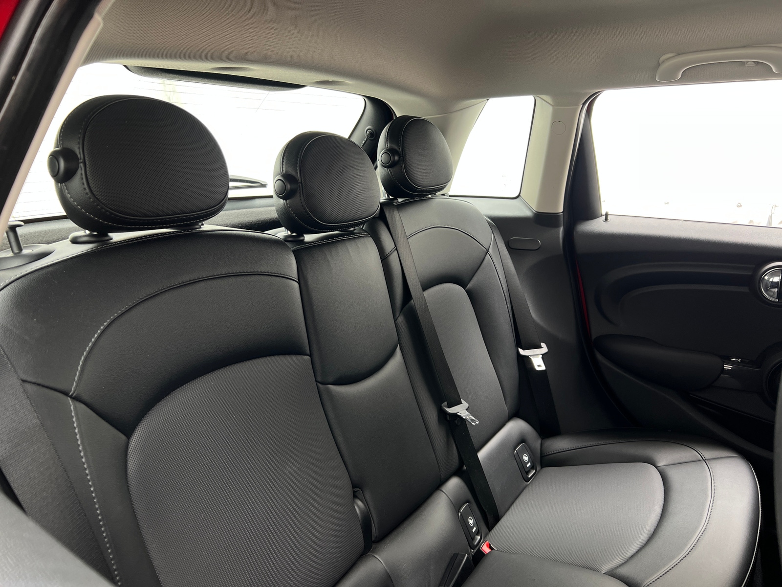 Thumbnail: 2017 MINI Cooper Hardtop - 5