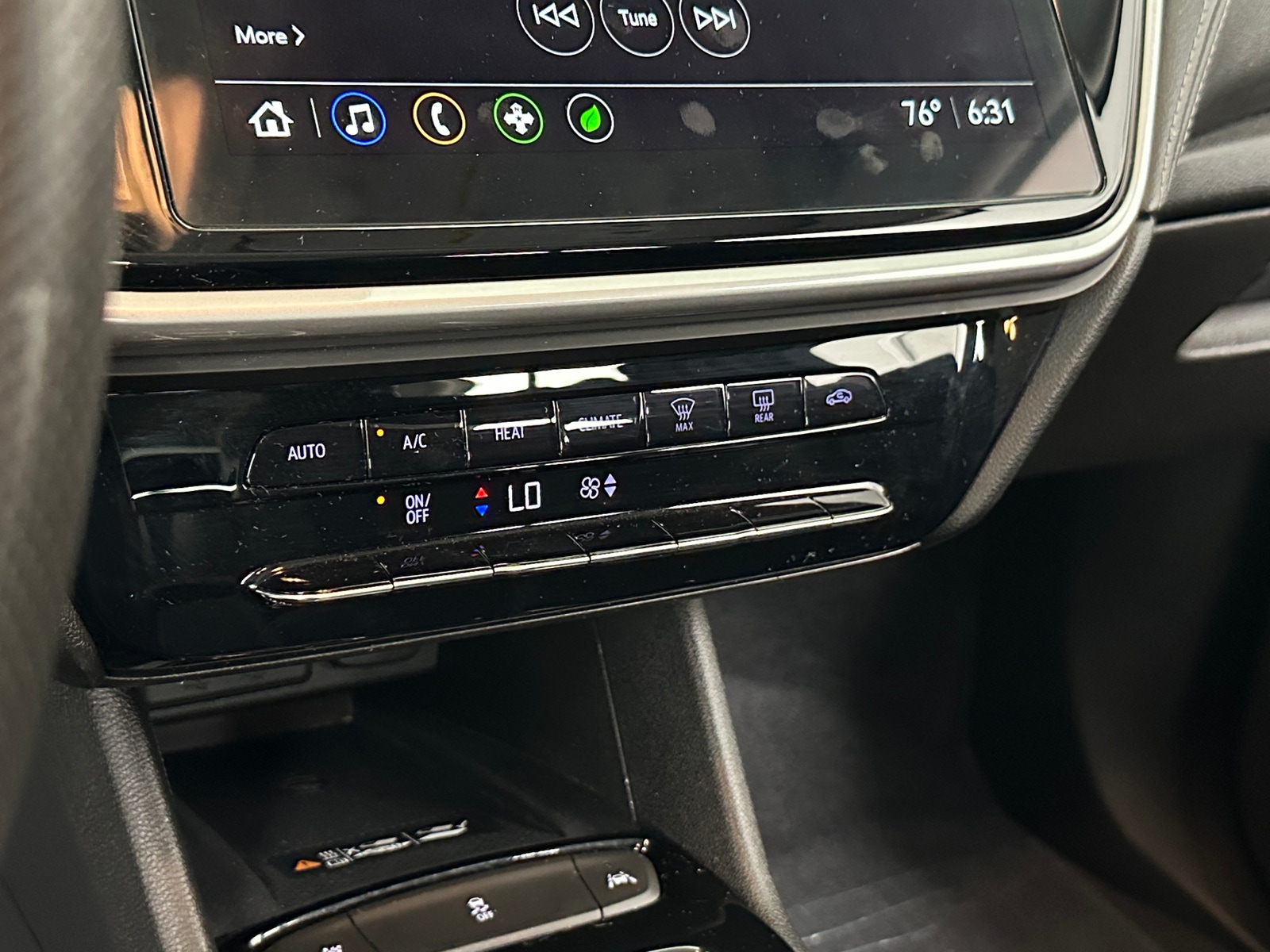 Thumbnail: 2022 Chevrolet Bolt EUV - 4