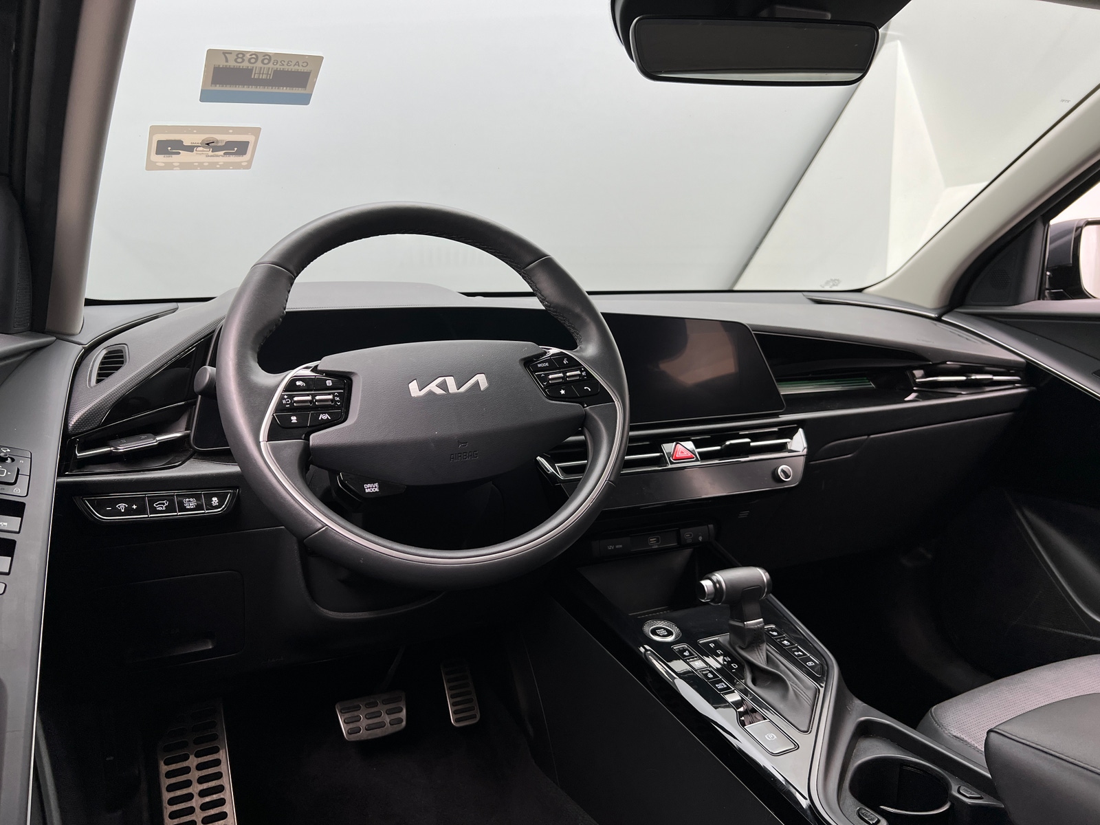 Thumbnail: 2023 Kia Niro - 2