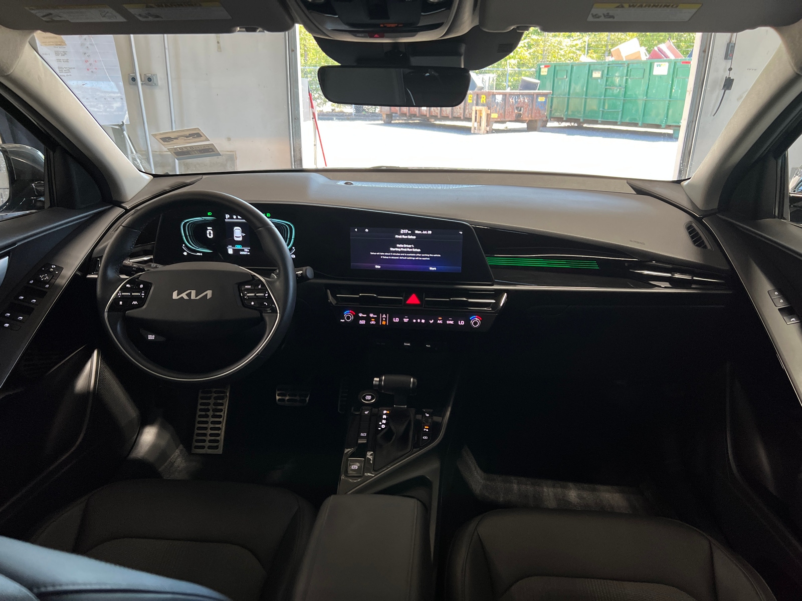Thumbnail: 2023 Kia Niro - 2