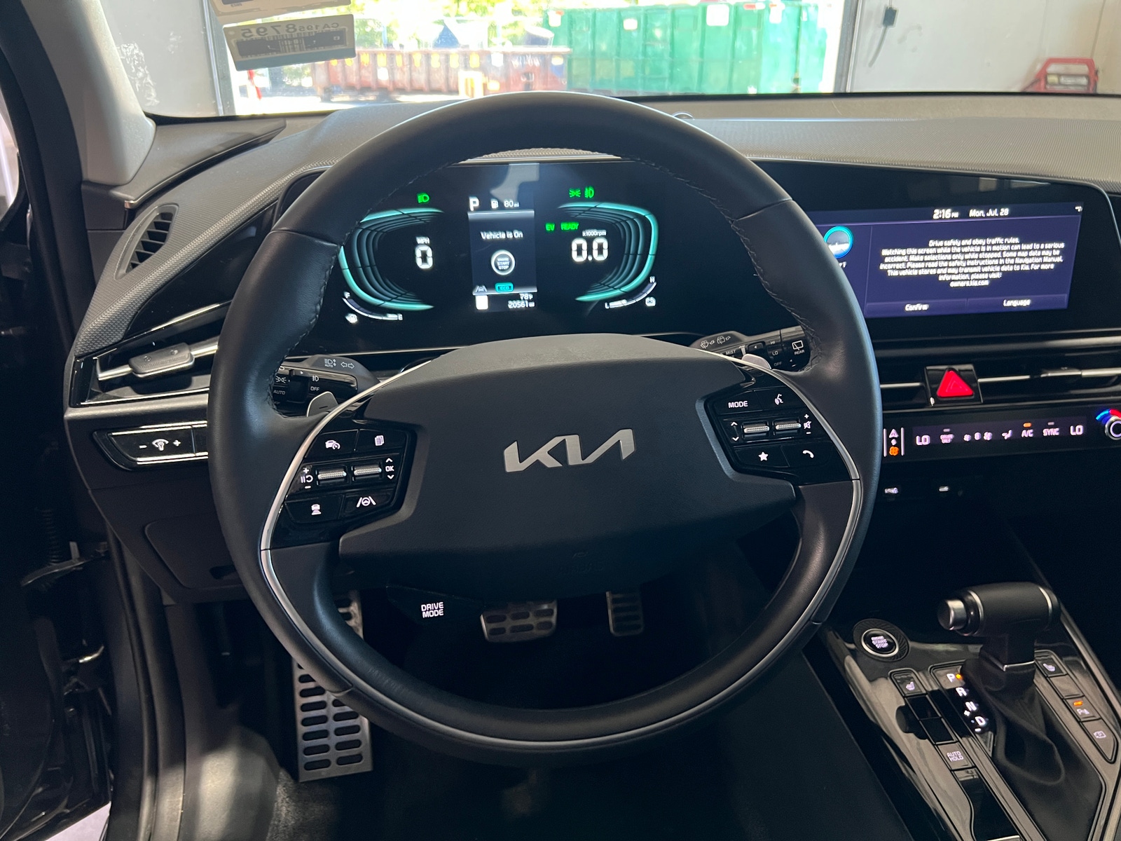 Thumbnail: 2023 Kia Niro - 4