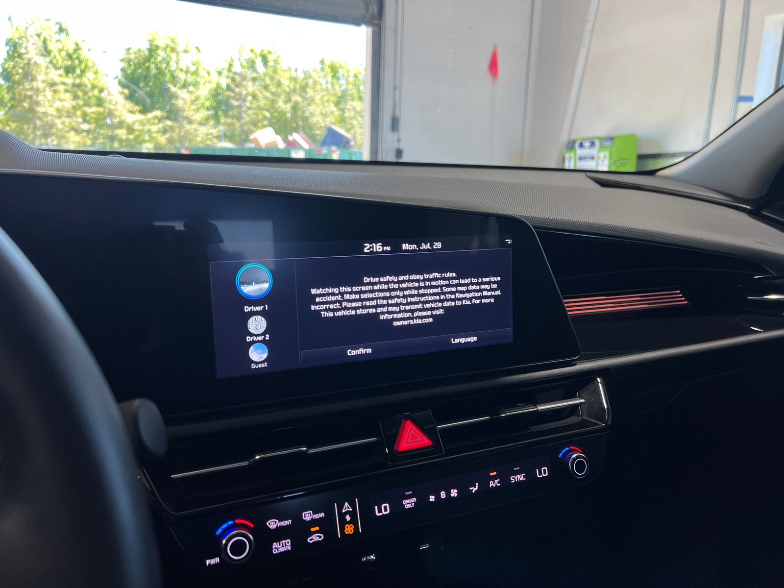 Thumbnail: 2023 Kia Niro - 3