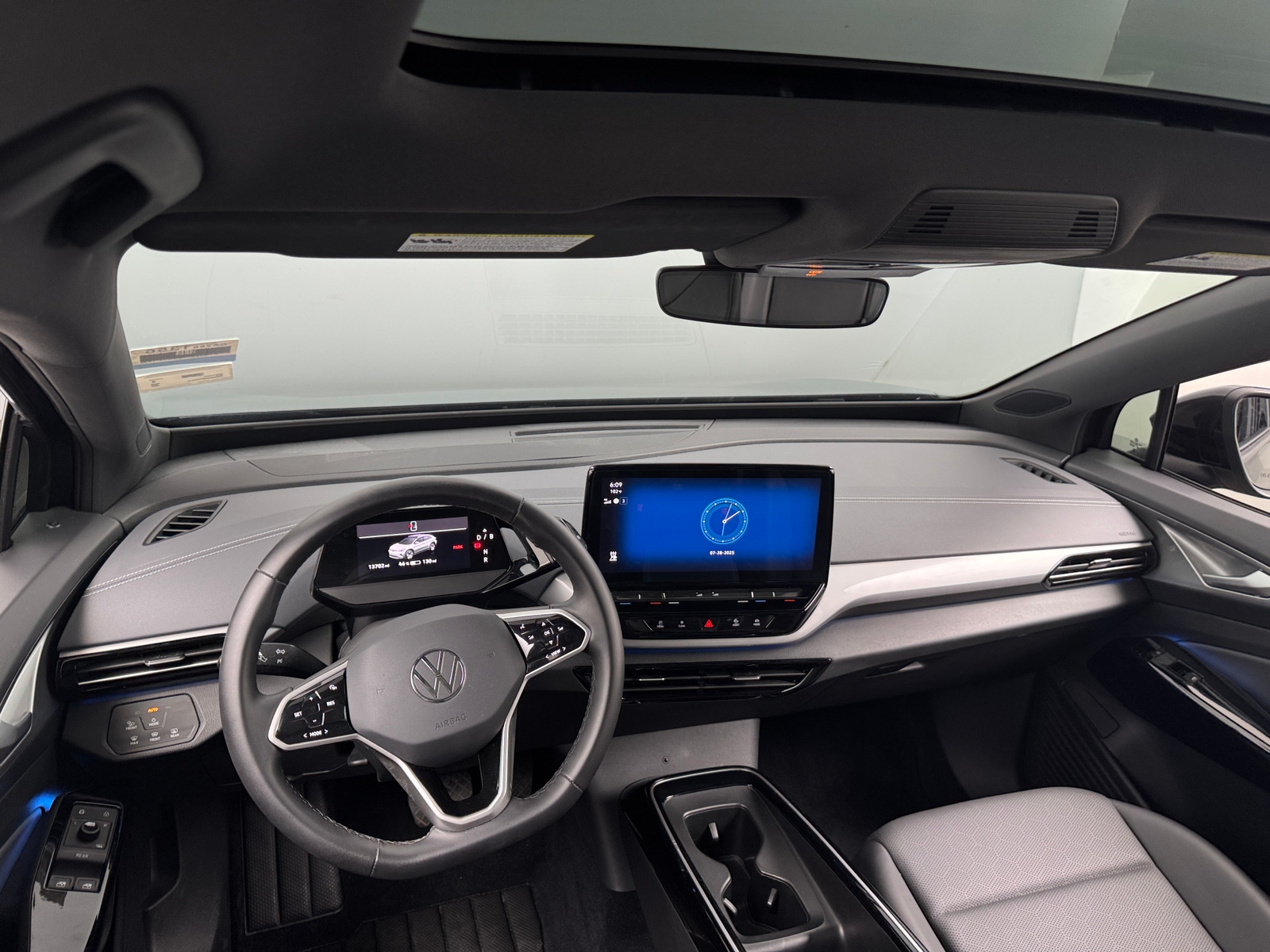 Thumbnail: 2023 Volkswagen ID.4 - 2