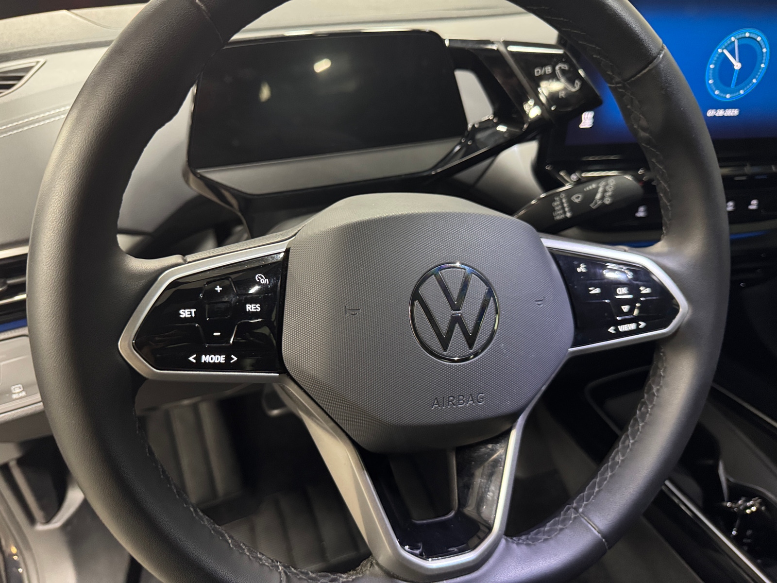 Thumbnail: 2023 Volkswagen ID.4 - 4