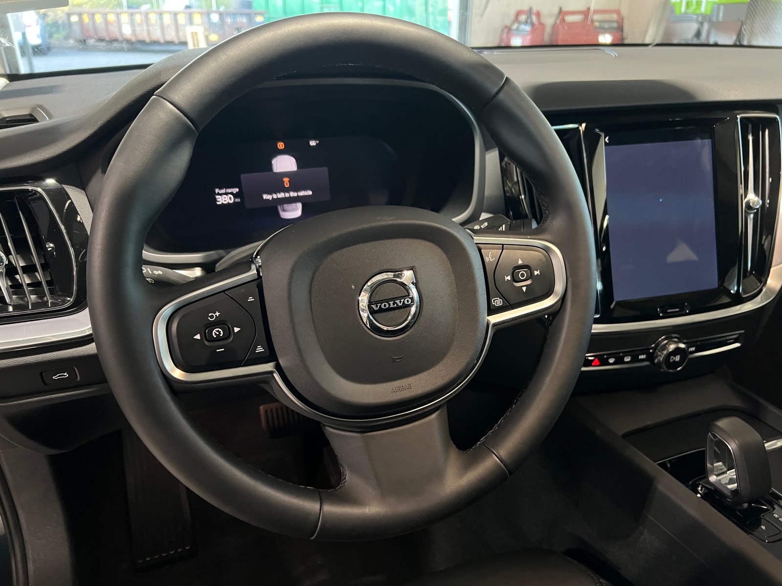 Thumbnail: 2025 Volvo S60 - 4