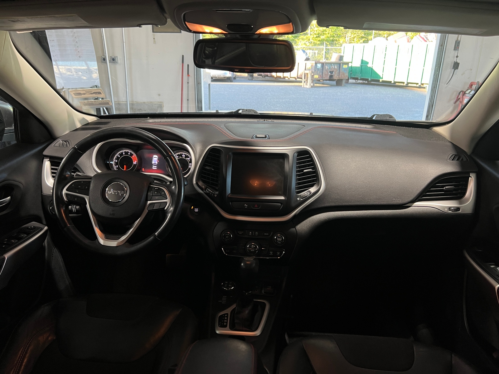 Thumbnail: 2018 Jeep Cherokee - 3