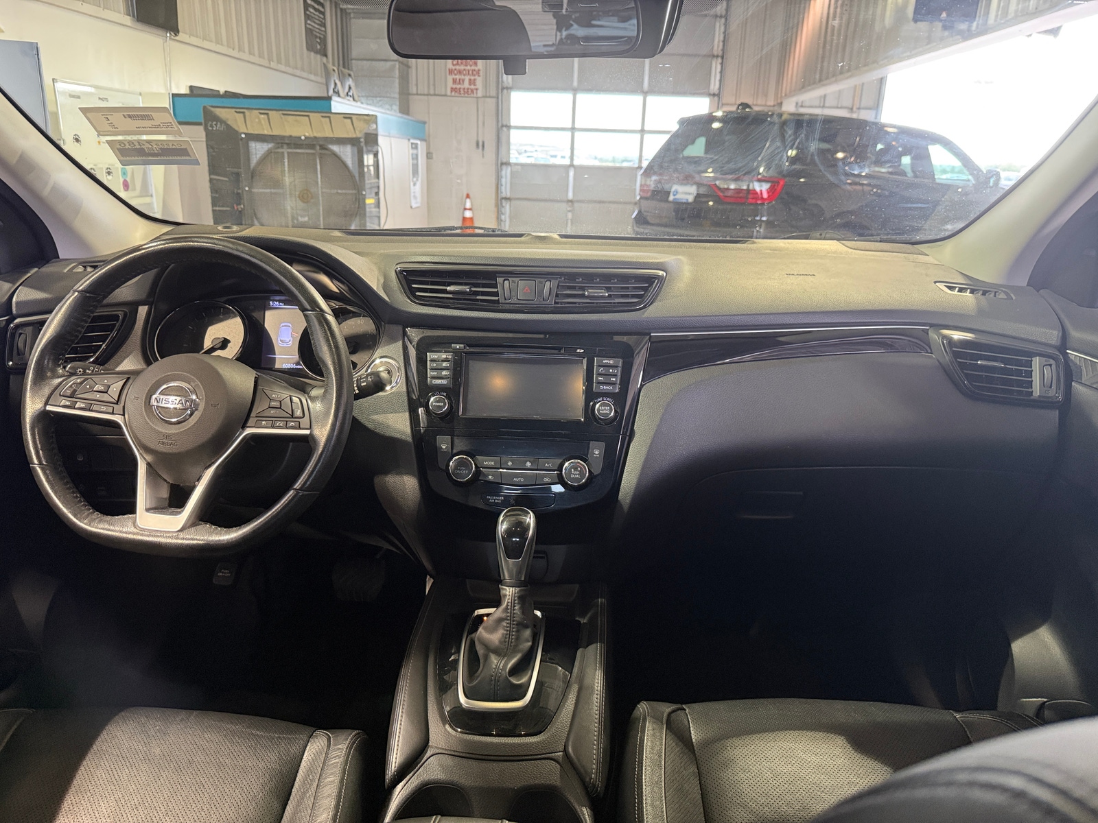 Thumbnail: 2017 Nissan Rogue Sport - 2