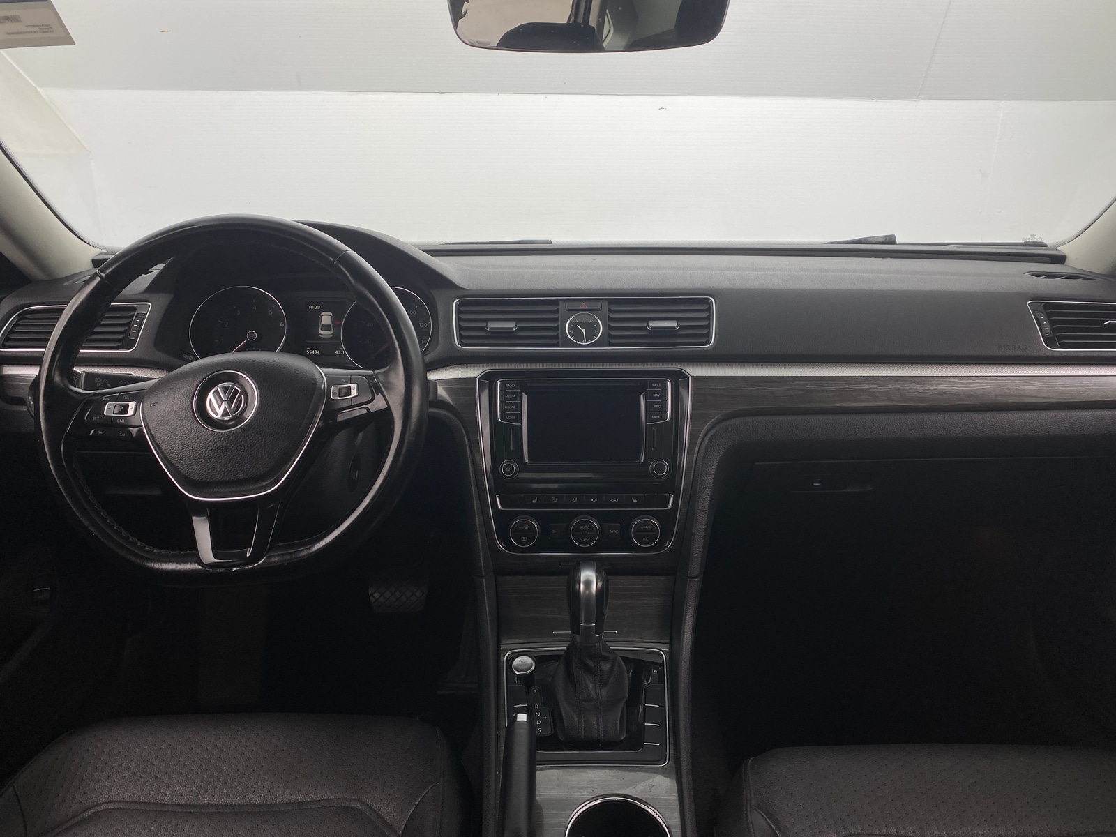 Thumbnail: 2017 Volkswagen Passat - 2