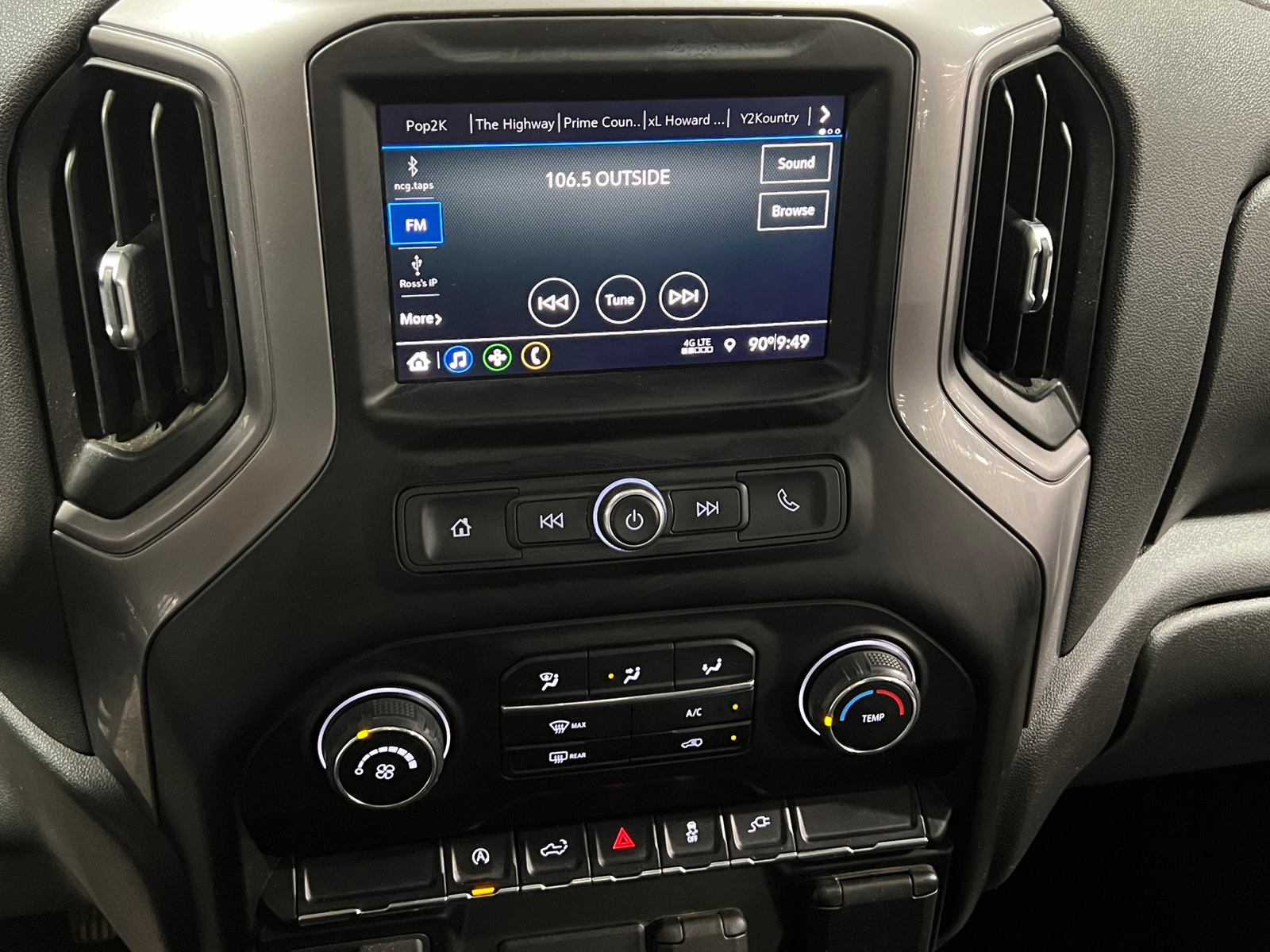Thumbnail: 2021 Chevrolet Silverado 1500 - 4