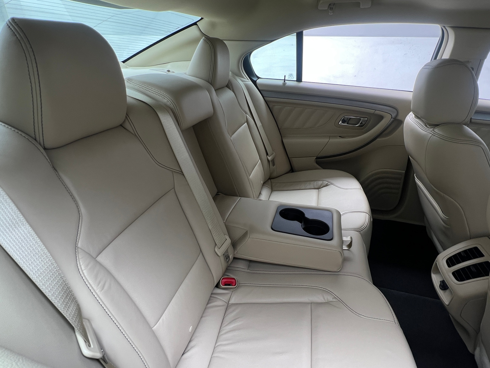 Thumbnail: 2016 Ford Taurus - 5