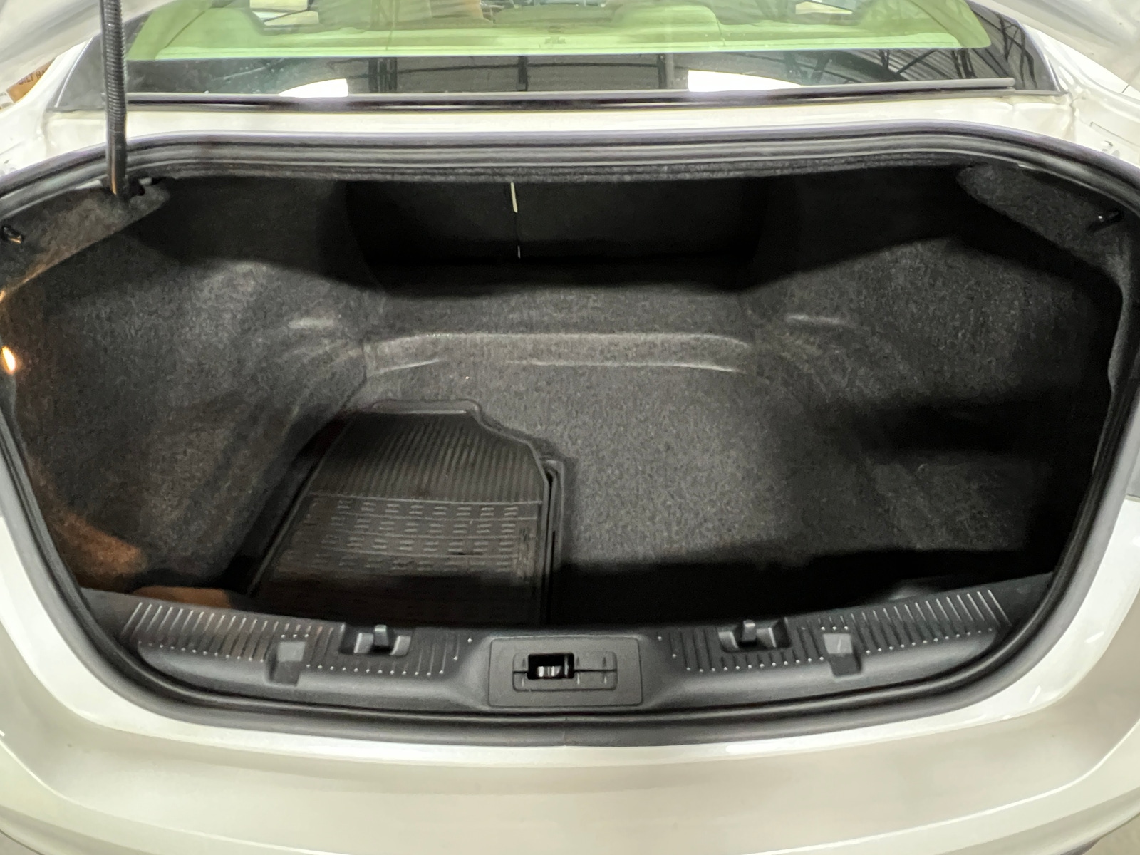 Thumbnail: 2016 Ford Taurus - 6