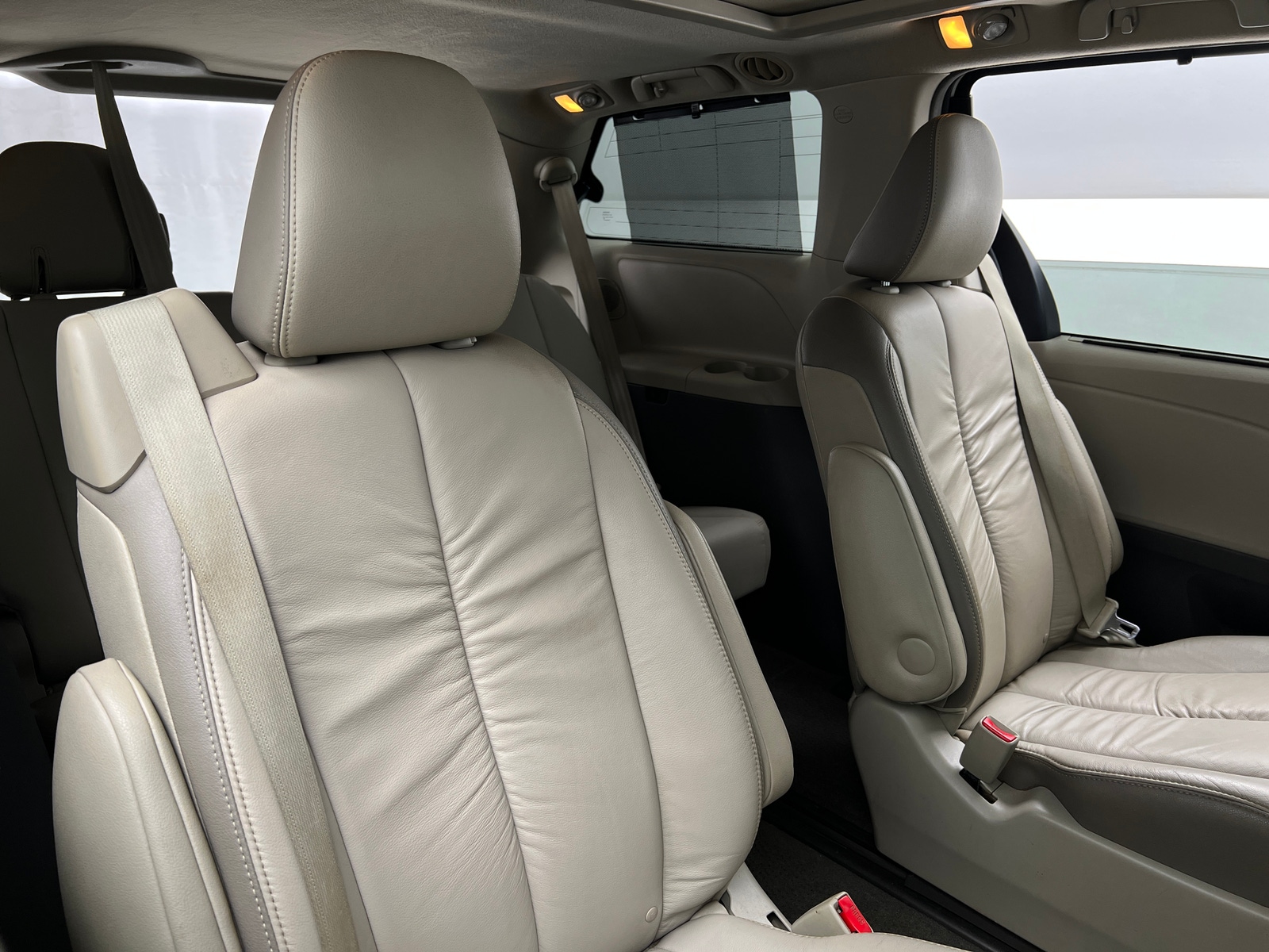 Thumbnail: 2012 Toyota Sienna - 5