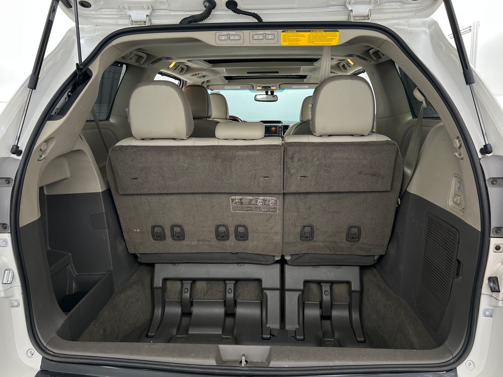 Thumbnail: 2012 Toyota Sienna - 6