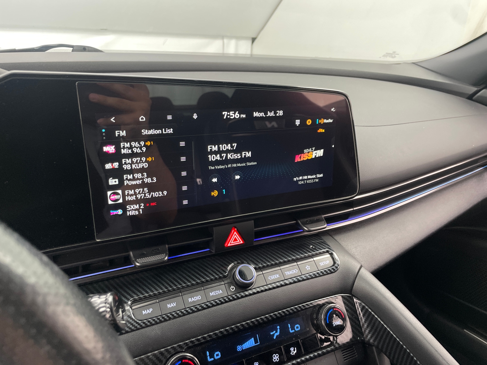 Thumbnail: 2022 Hyundai Elantra - 3