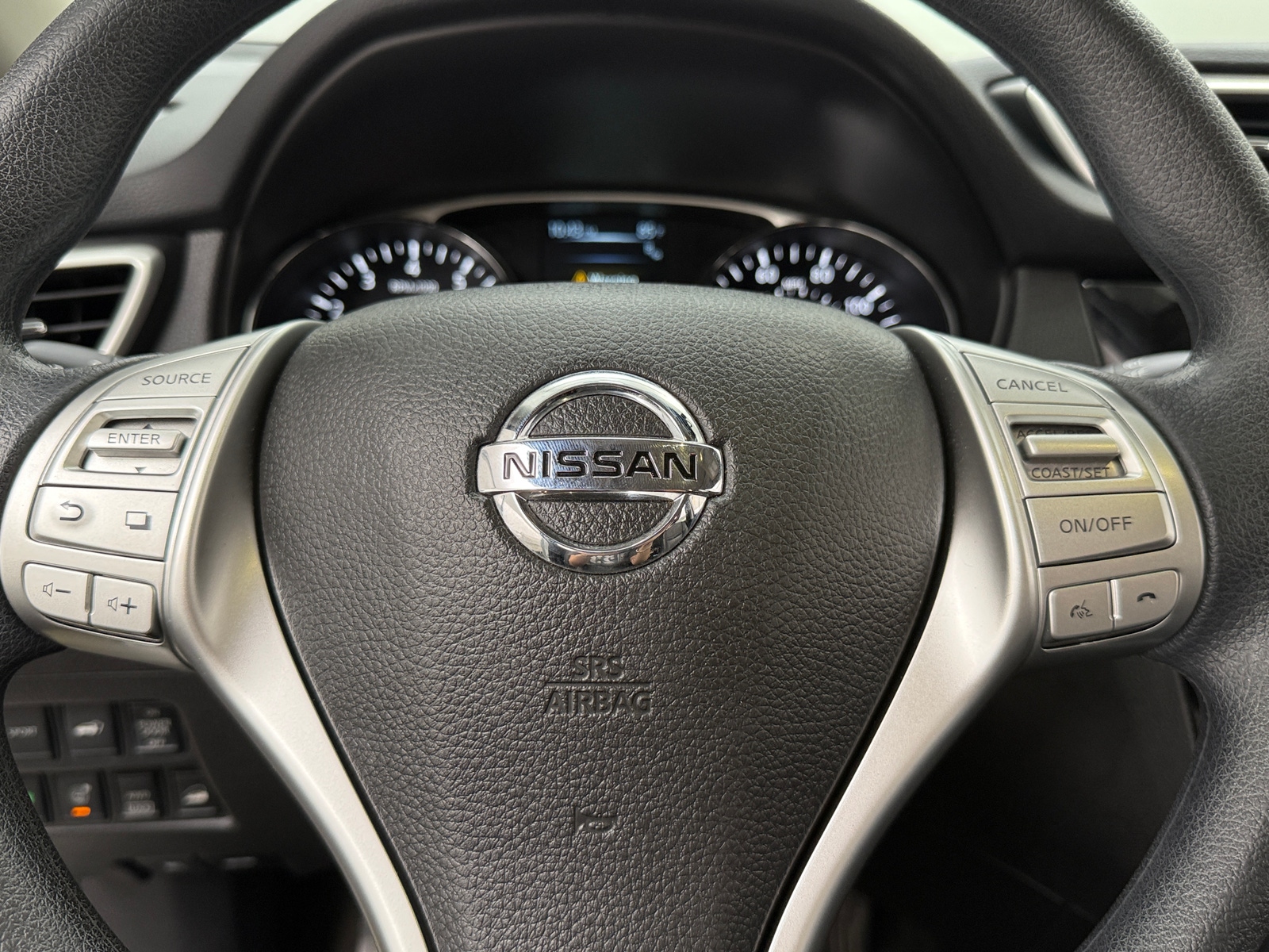 Thumbnail: 2016 Nissan Rogue - 5