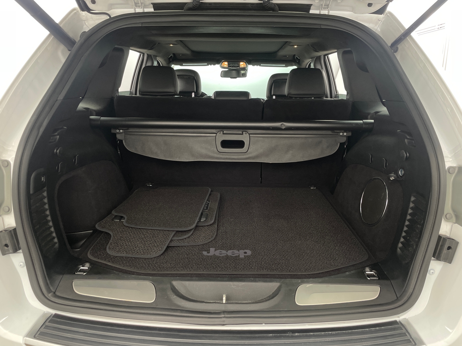 Thumbnail: 2016 Jeep Grand Cherokee - 6