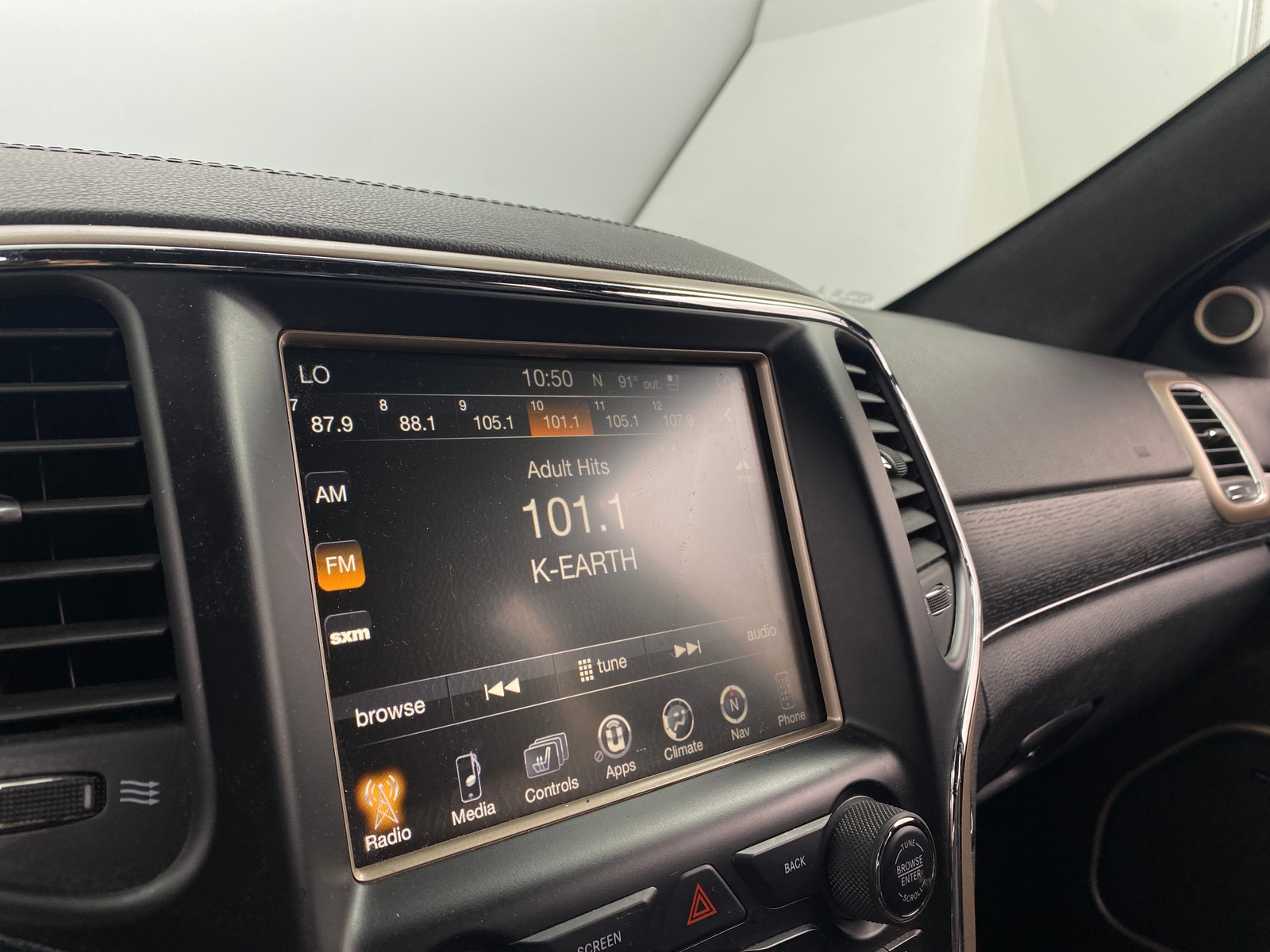 Thumbnail: 2016 Jeep Grand Cherokee - 3