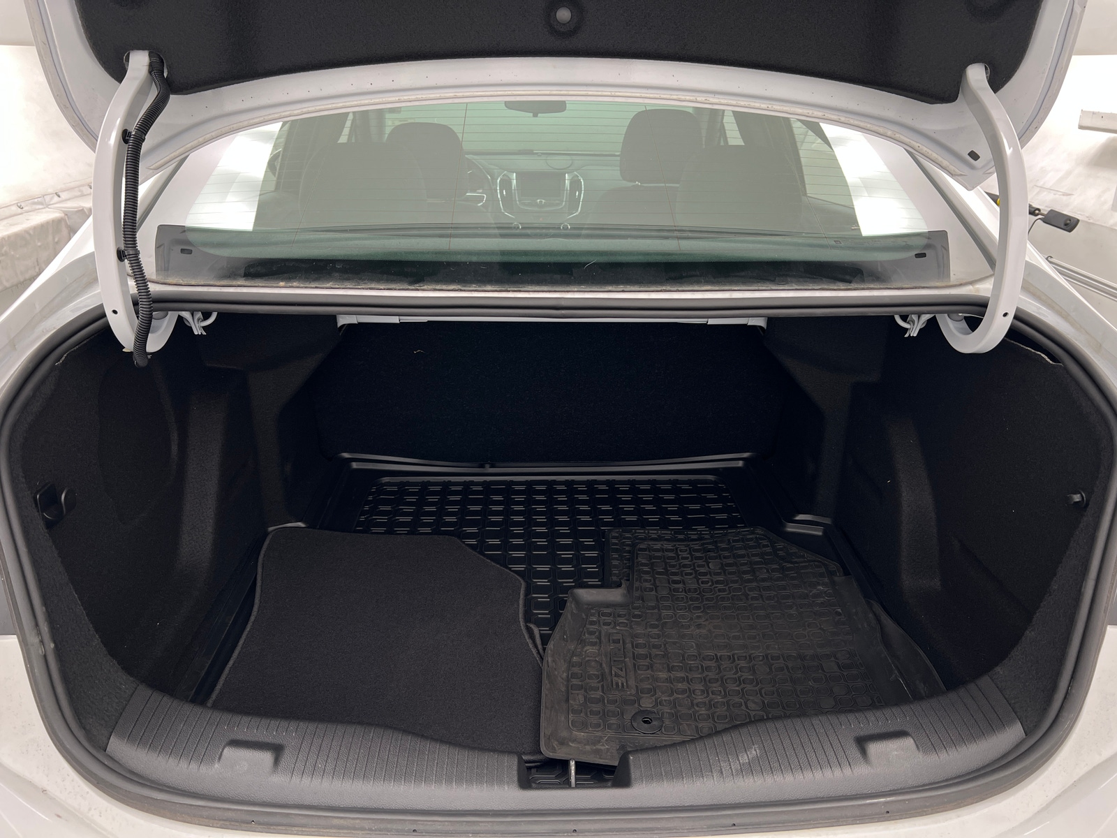 Thumbnail: 2019 Chevrolet Cruze - 7