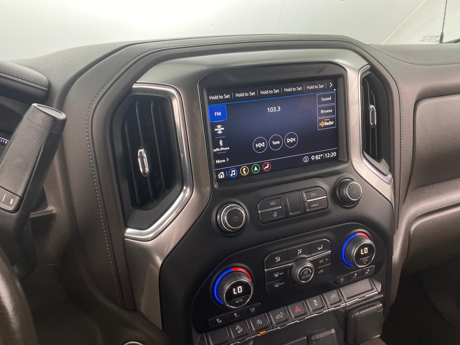 Thumbnail: 2020 Chevrolet Silverado 1500 - 3