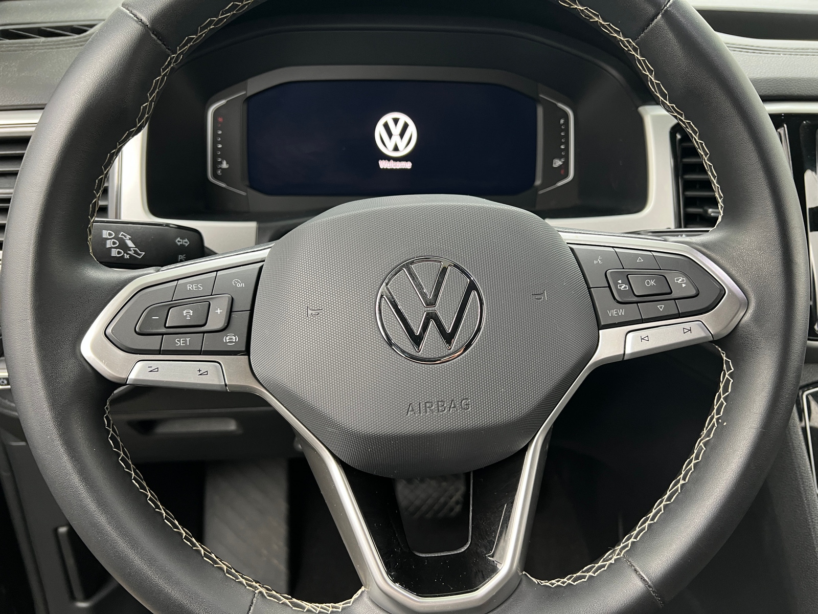 Thumbnail: 2023 Volkswagen Atlas - 4