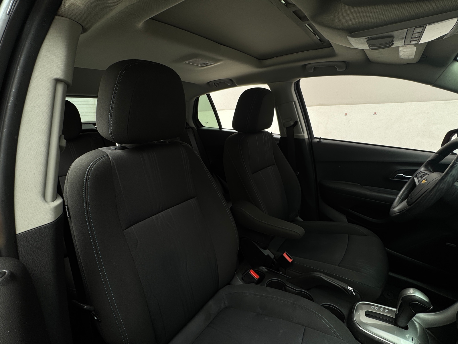 Thumbnail: 2015 Chevrolet Trax - 2