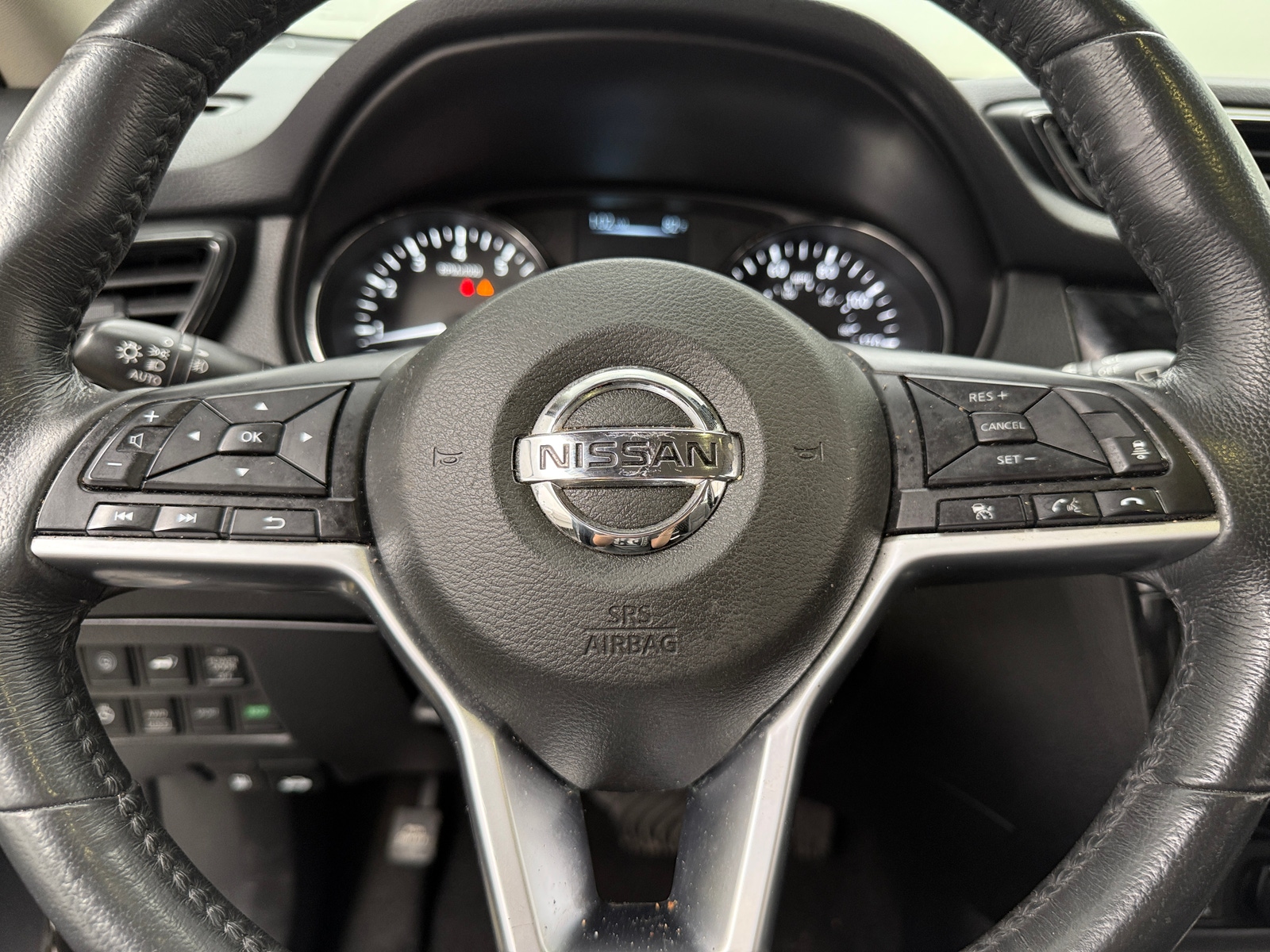 Thumbnail: 2017 Nissan Rogue - 4