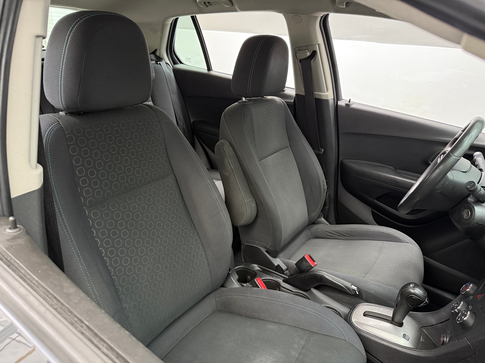 Thumbnail: 2016 Chevrolet Trax - 2