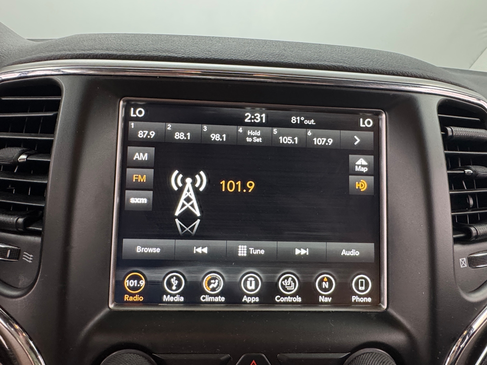 Thumbnail: 2018 Jeep Grand Cherokee - 4