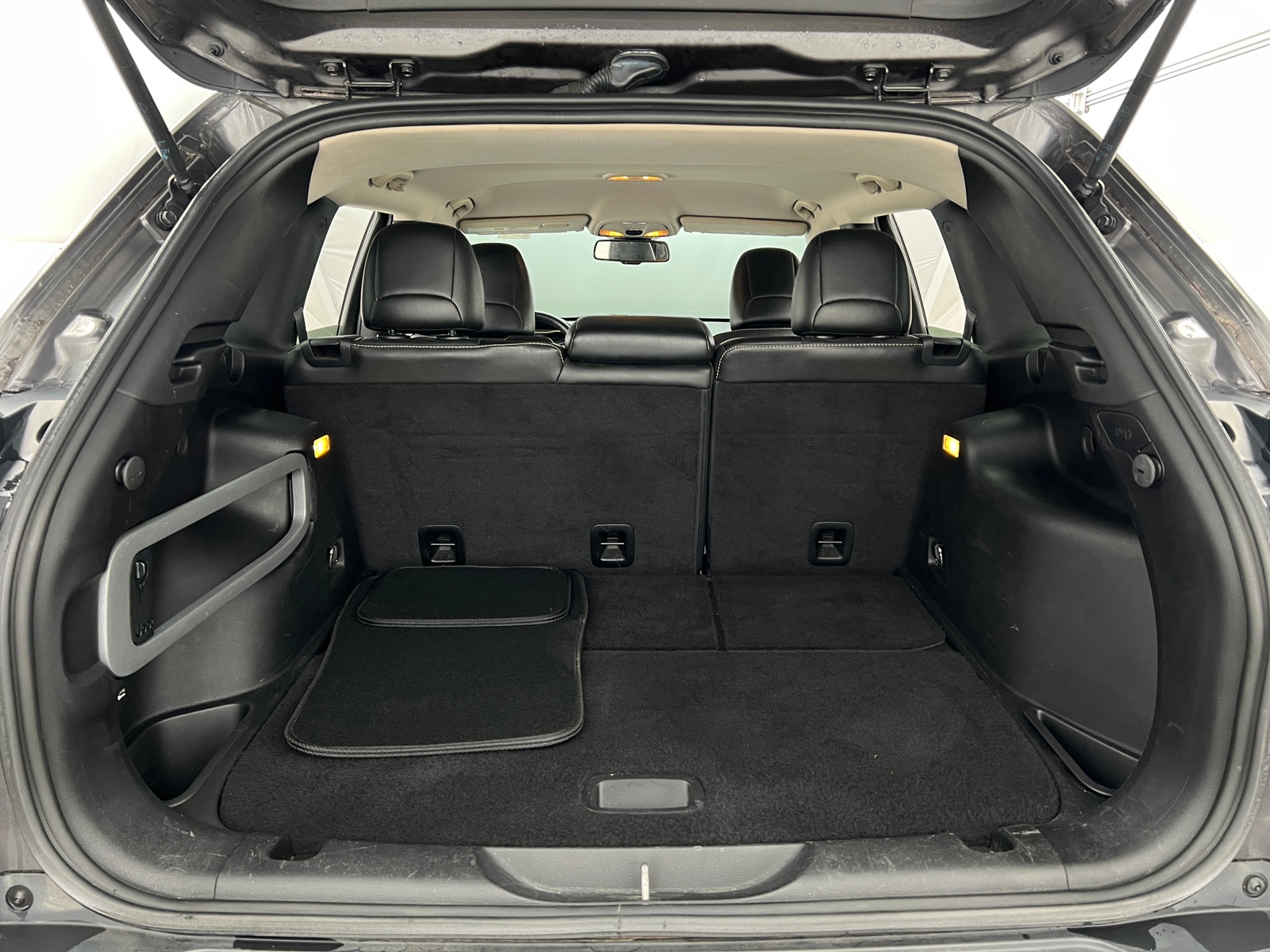 Thumbnail: 2015 Jeep Cherokee - 6