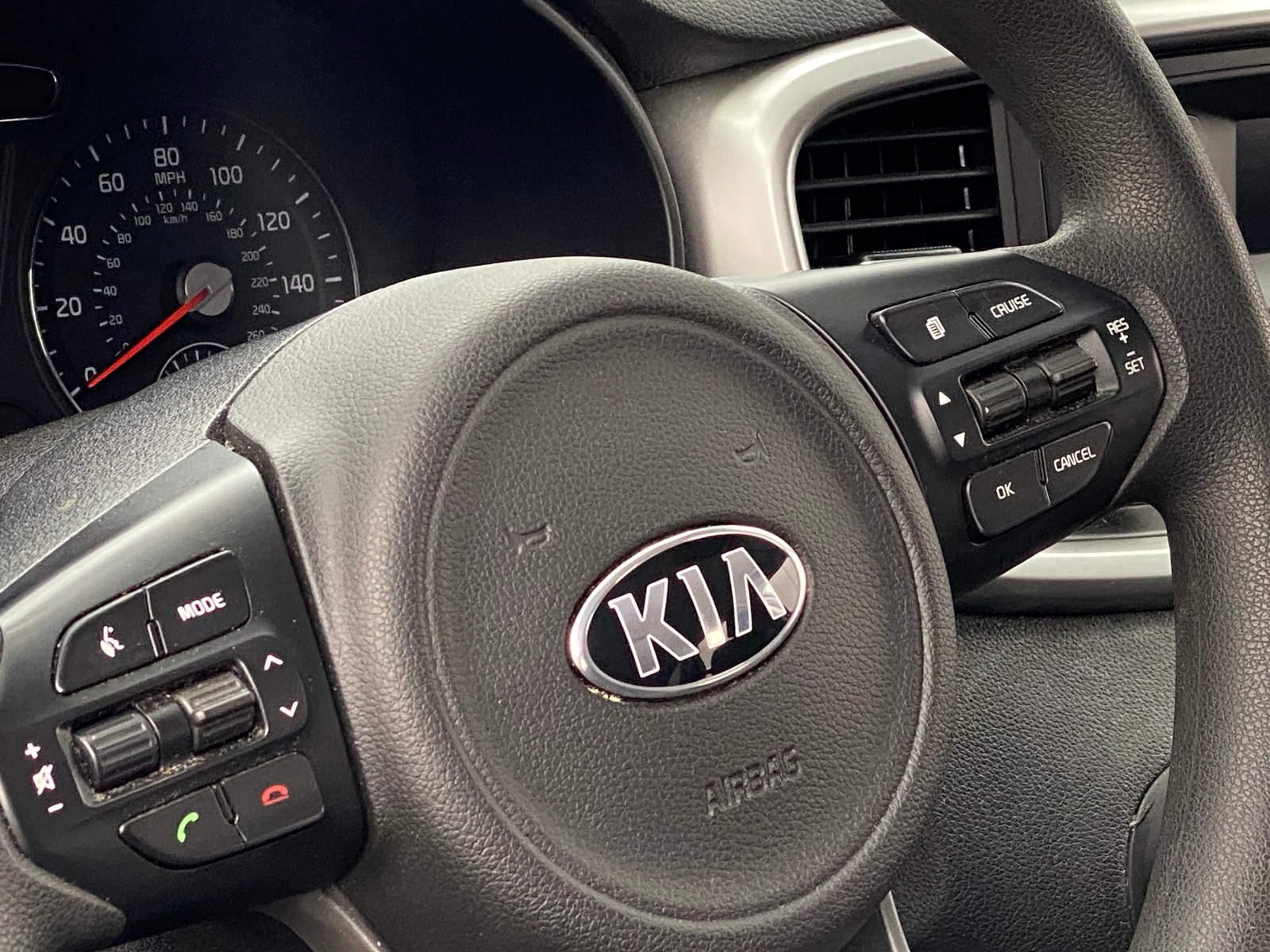 Thumbnail: 2017 Kia Sorento - 5