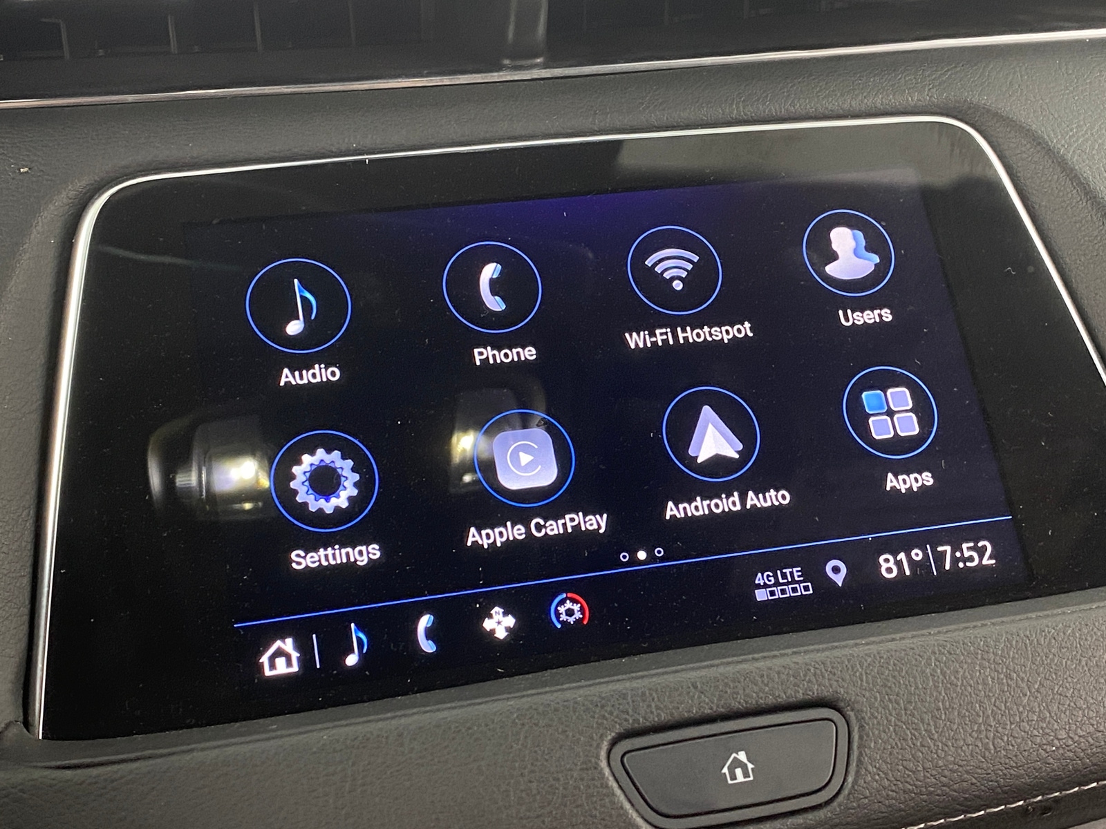 Thumbnail: 2019 Cadillac XT4 - 3