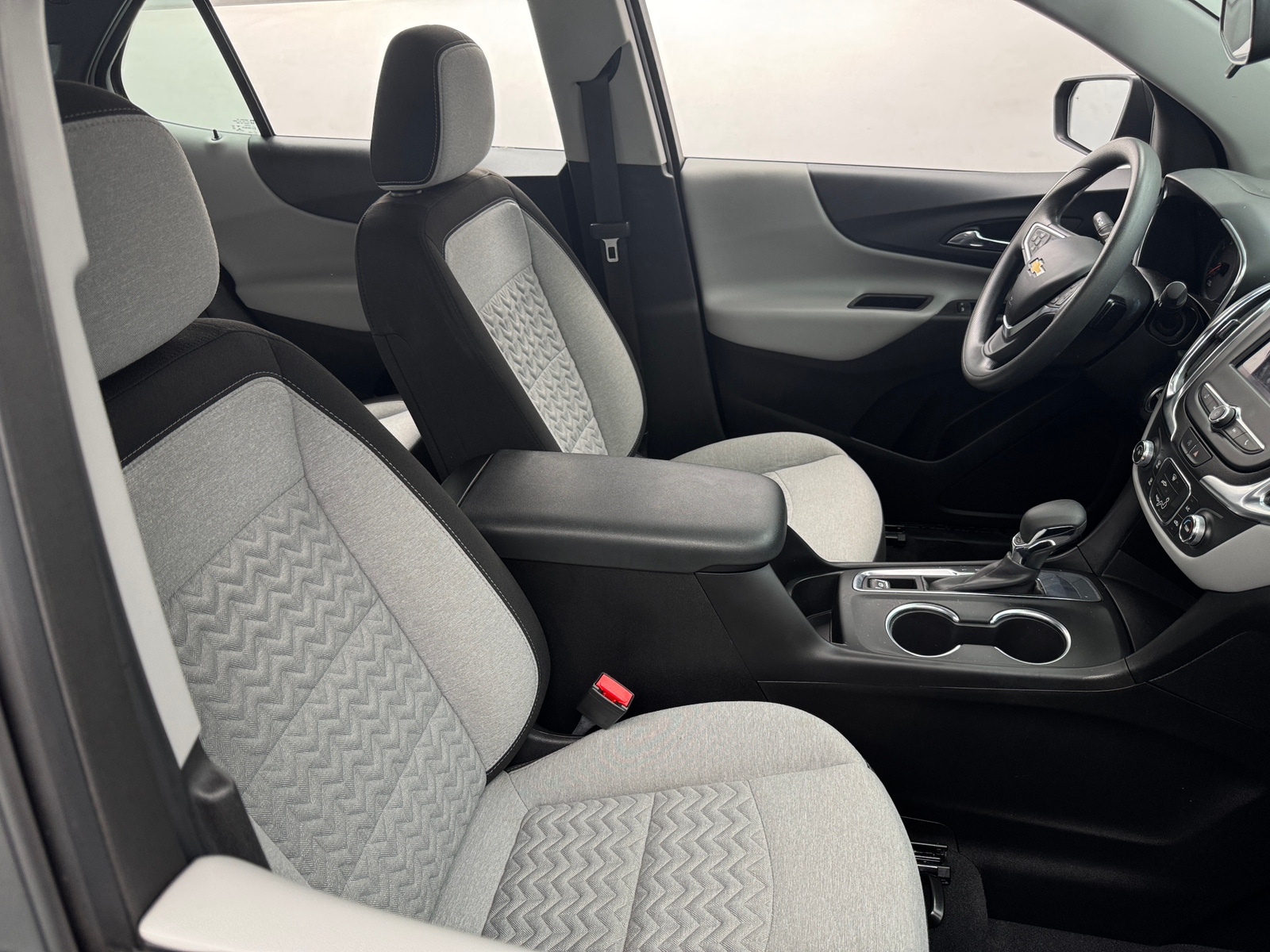 Thumbnail: 2022 Chevrolet Equinox - 2