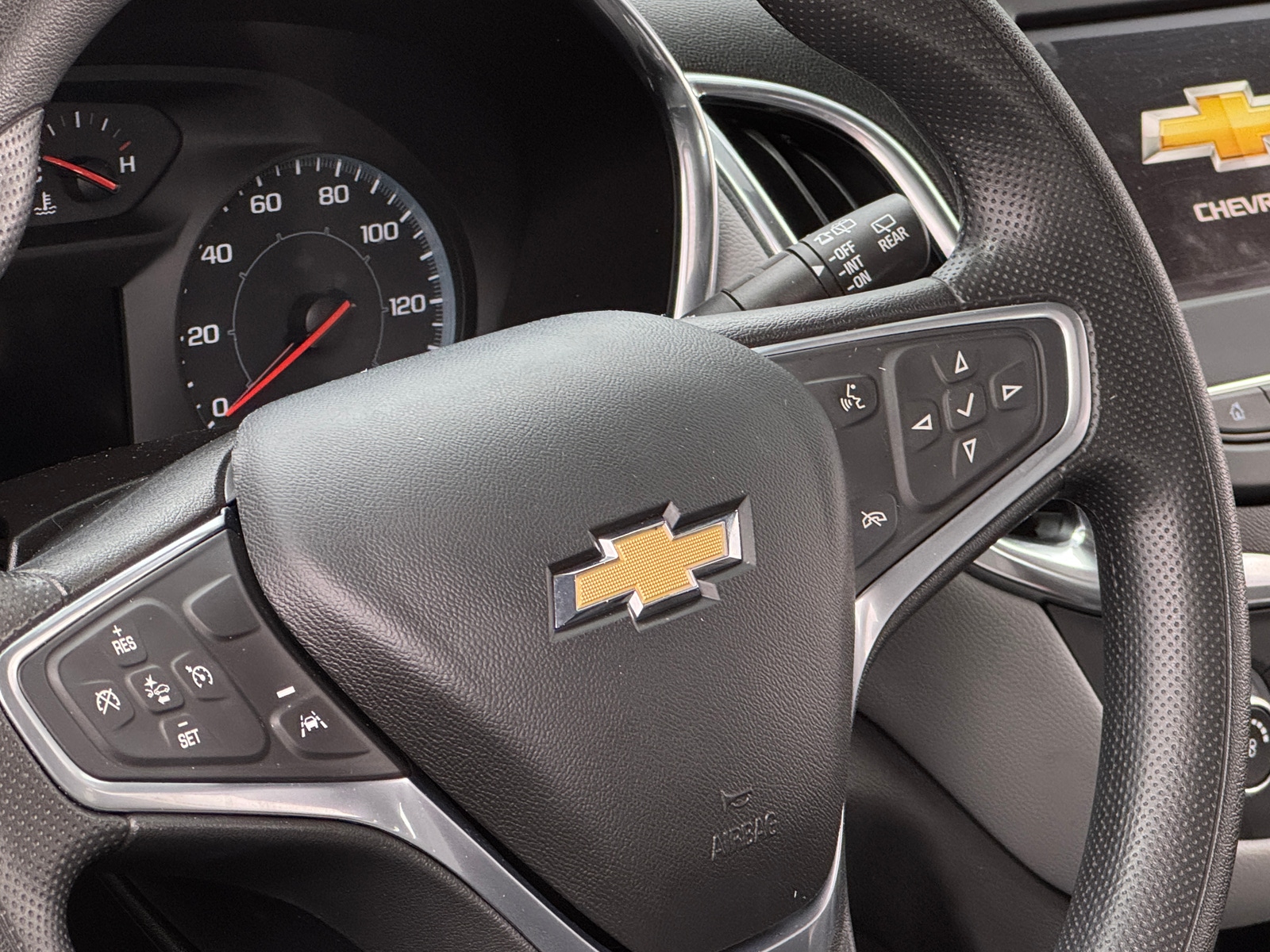 Thumbnail: 2022 Chevrolet Equinox - 5