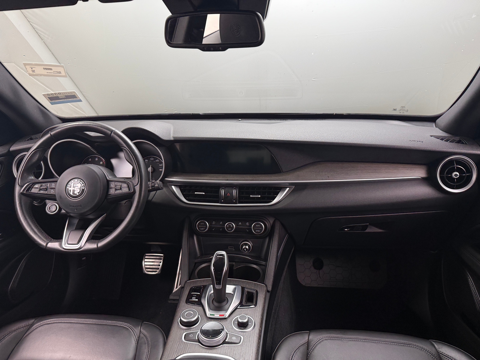 Thumbnail: 2023 Alfa Romeo Stelvio - 2