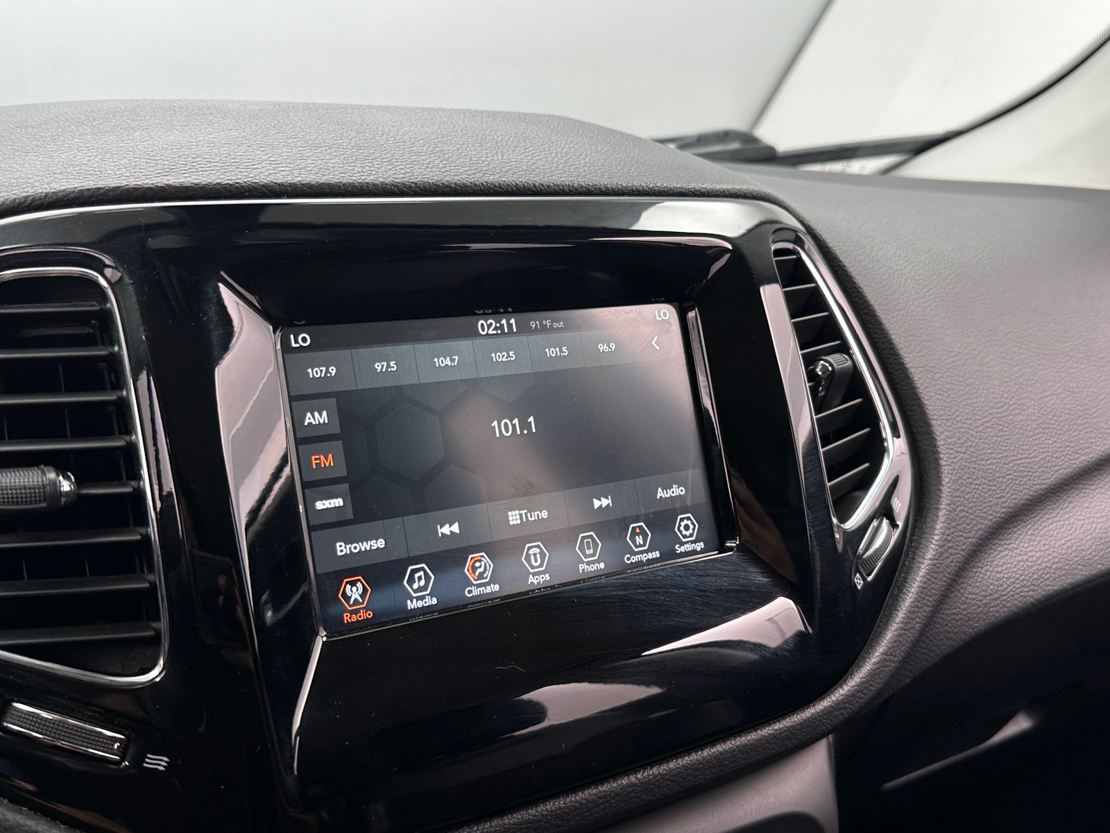 Thumbnail: 2020 Jeep Compass - 4