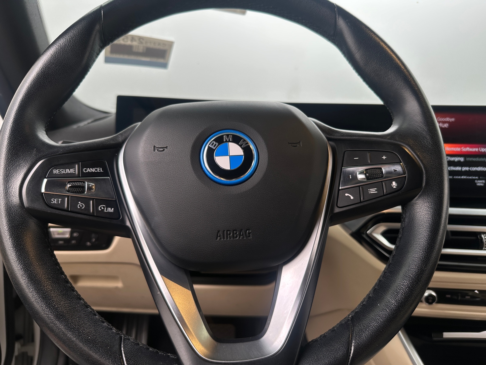 Thumbnail: 2022 BMW i4 - 3