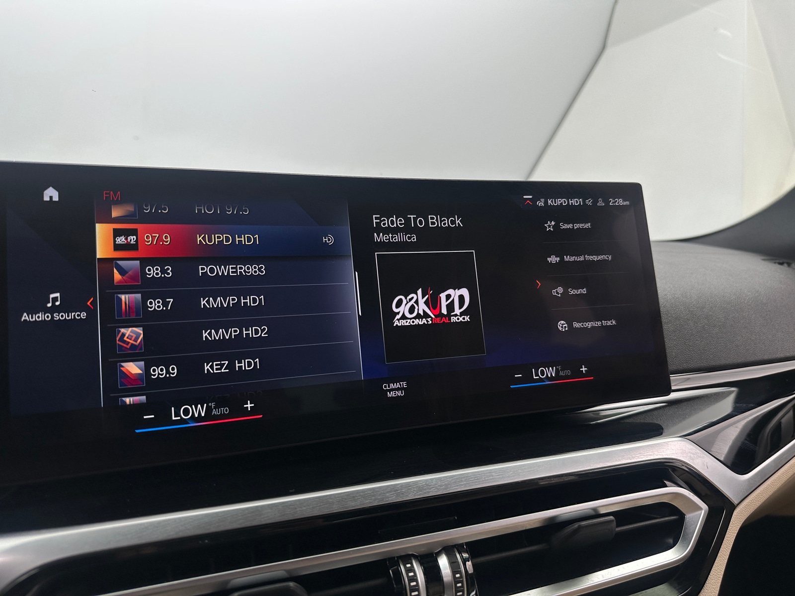 Thumbnail: 2022 BMW i4 - 2