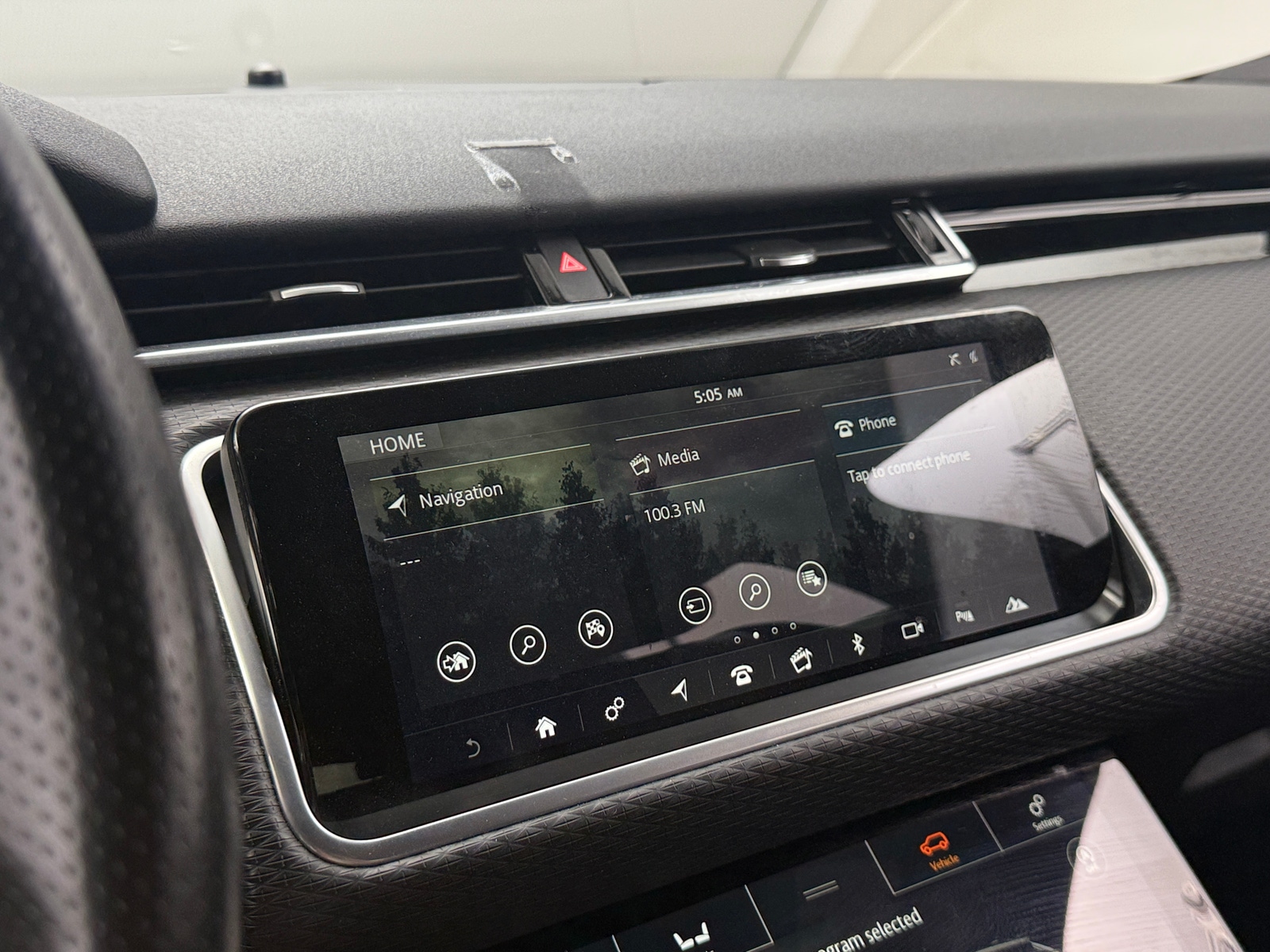 Thumbnail: 2018 Land Rover Range Rover Velar - 3