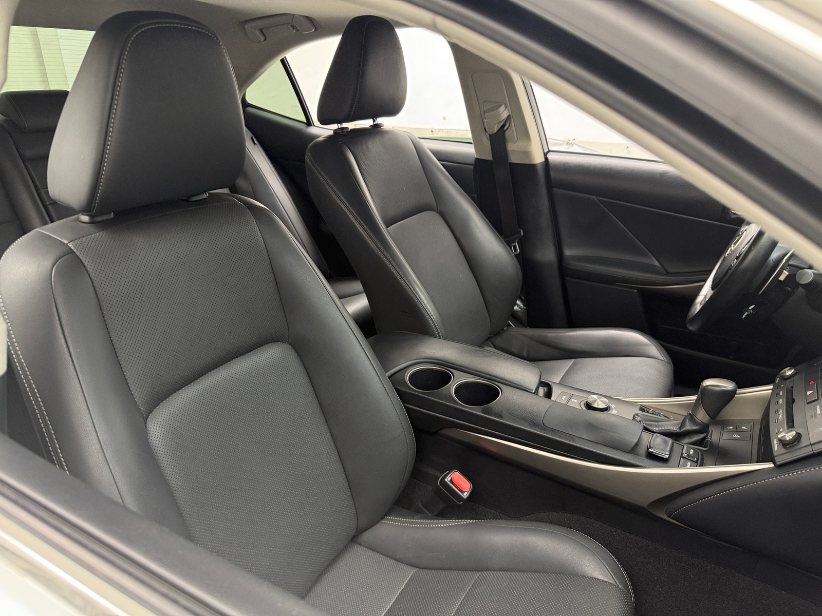 Thumbnail: 2015 Lexus IS - 2
