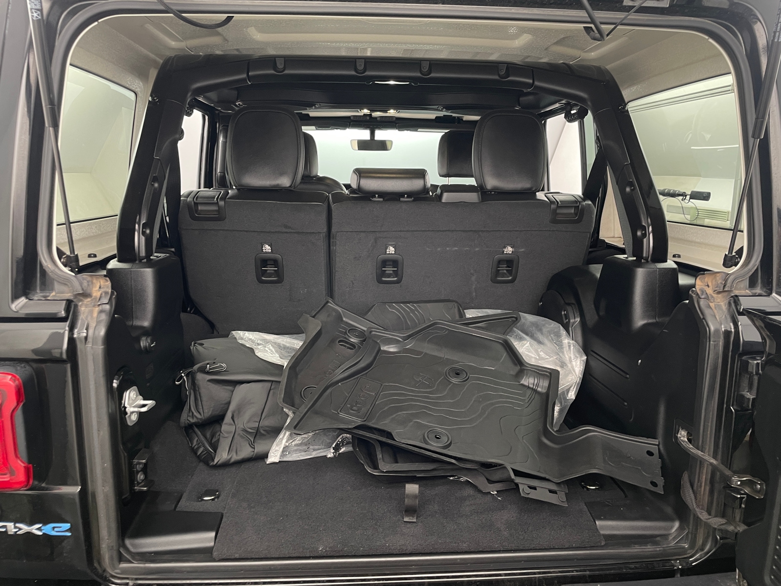 Thumbnail: 2021 Jeep Wrangler - 6