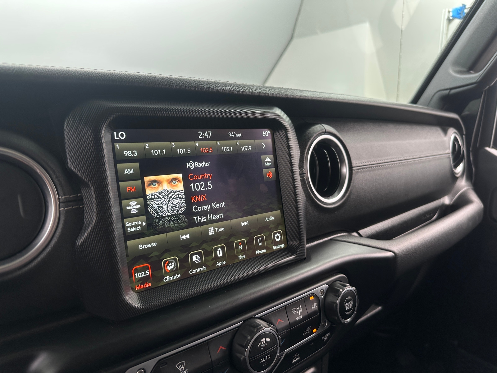 Thumbnail: 2021 Jeep Wrangler - 3