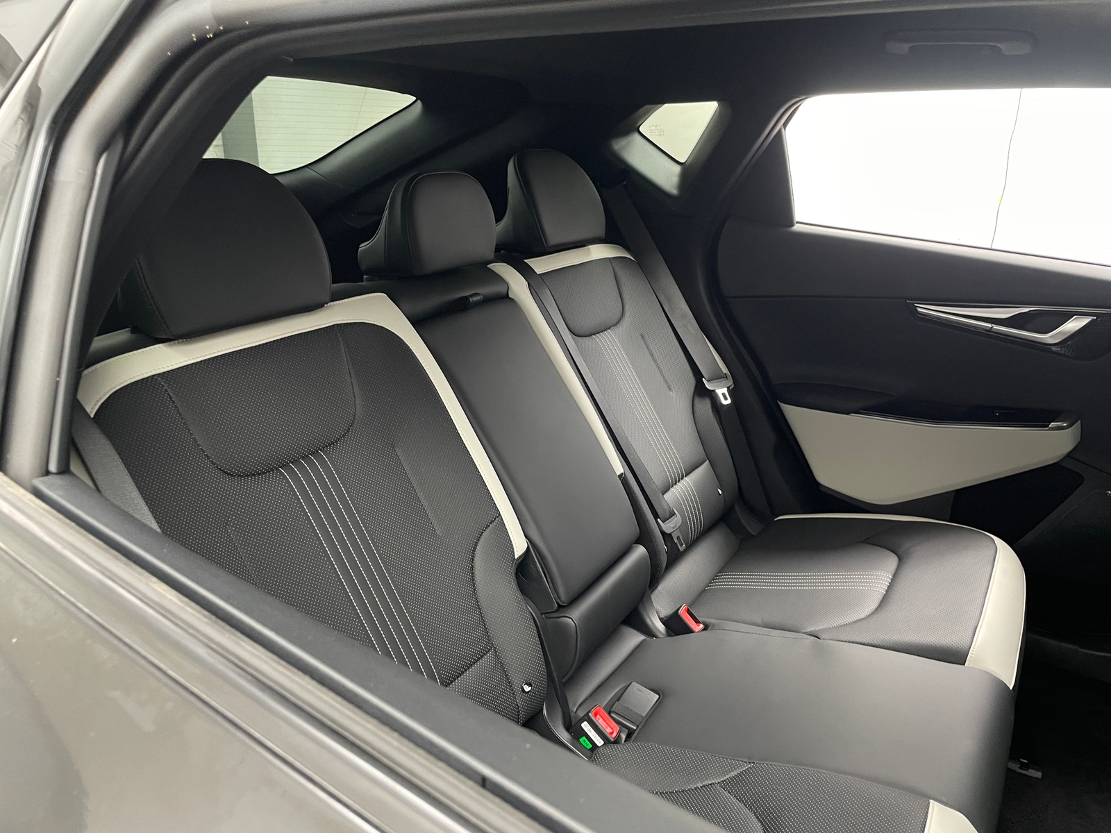 Thumbnail: 2023 Kia EV6 - 5