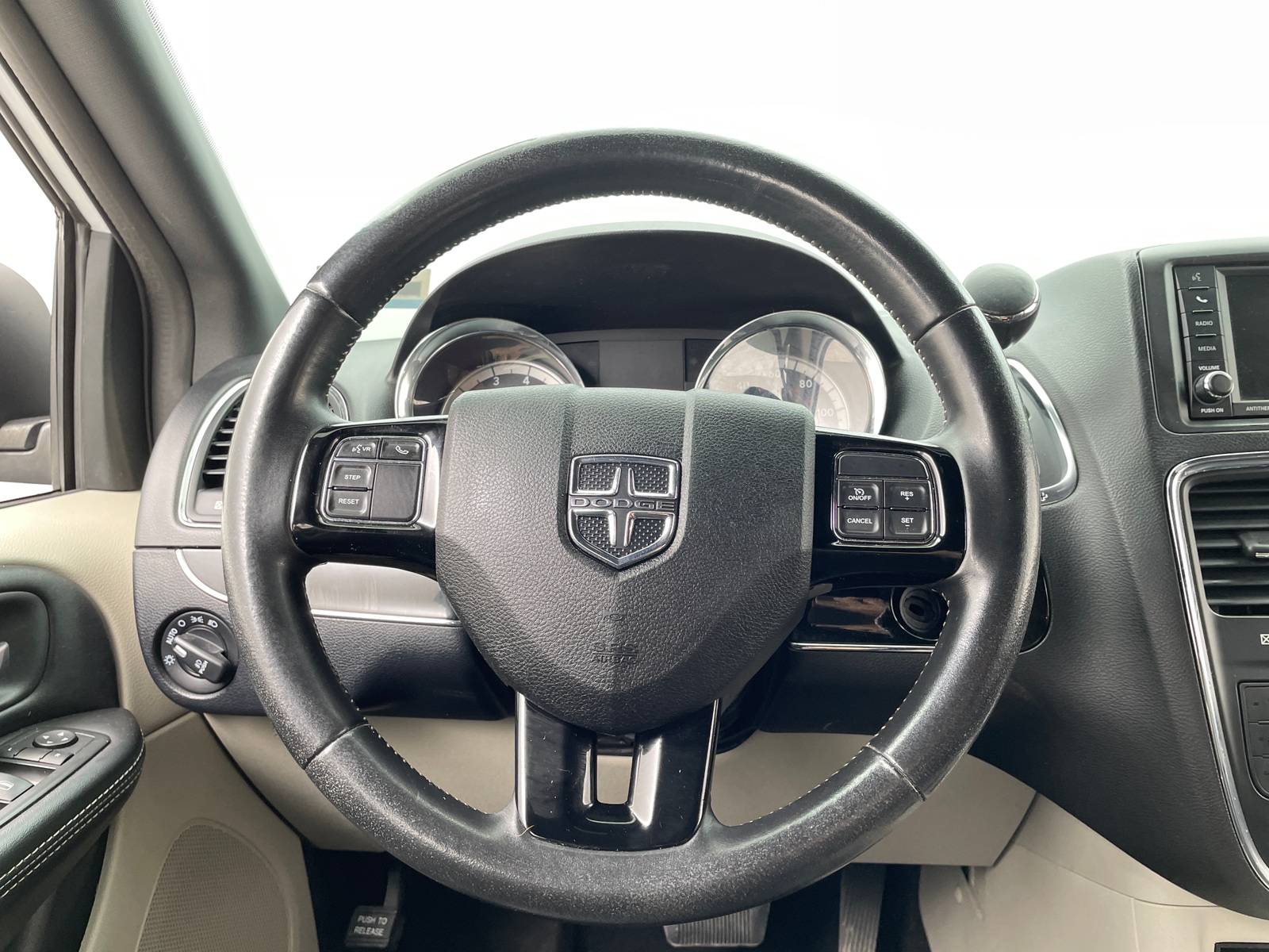 Thumbnail: 2019 Dodge Grand Caravan - 4