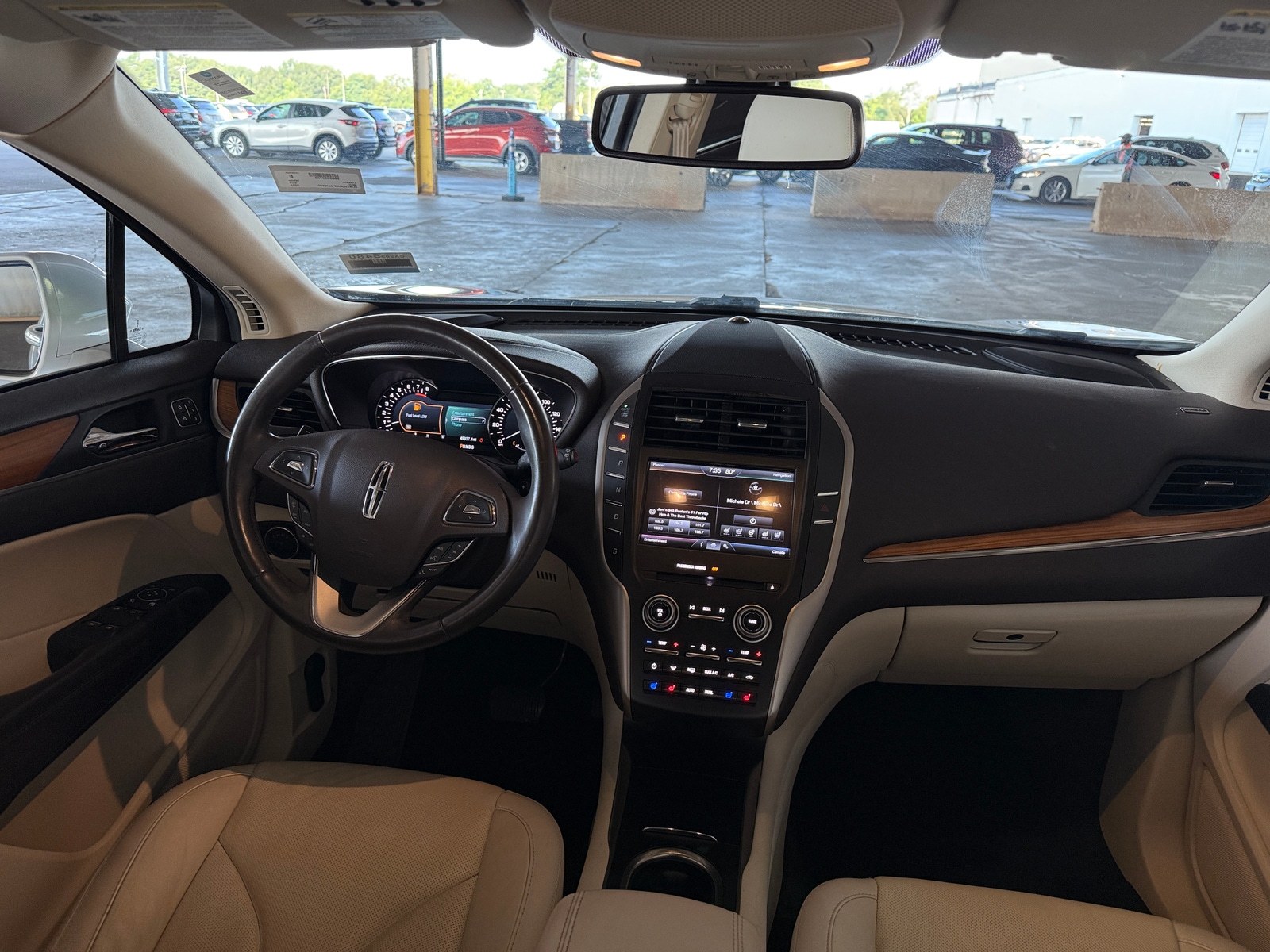 Thumbnail: 2015 Lincoln MKC - 2