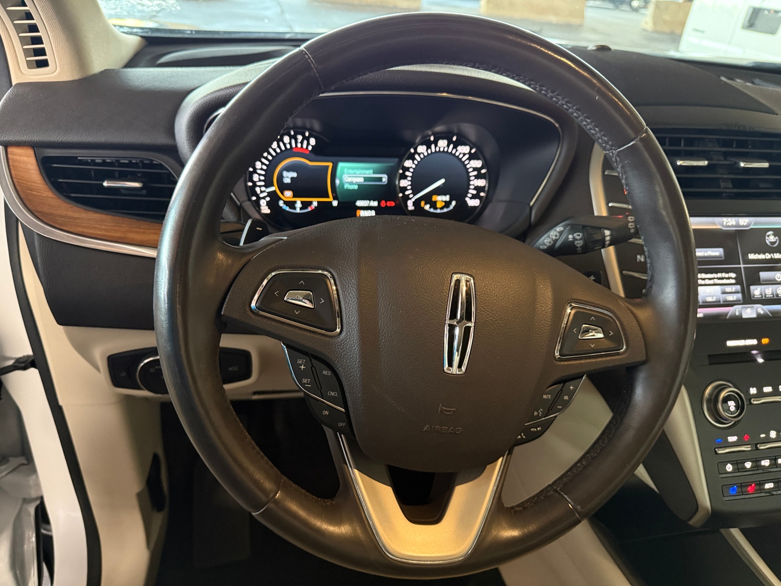 Thumbnail: 2015 Lincoln MKC - 4